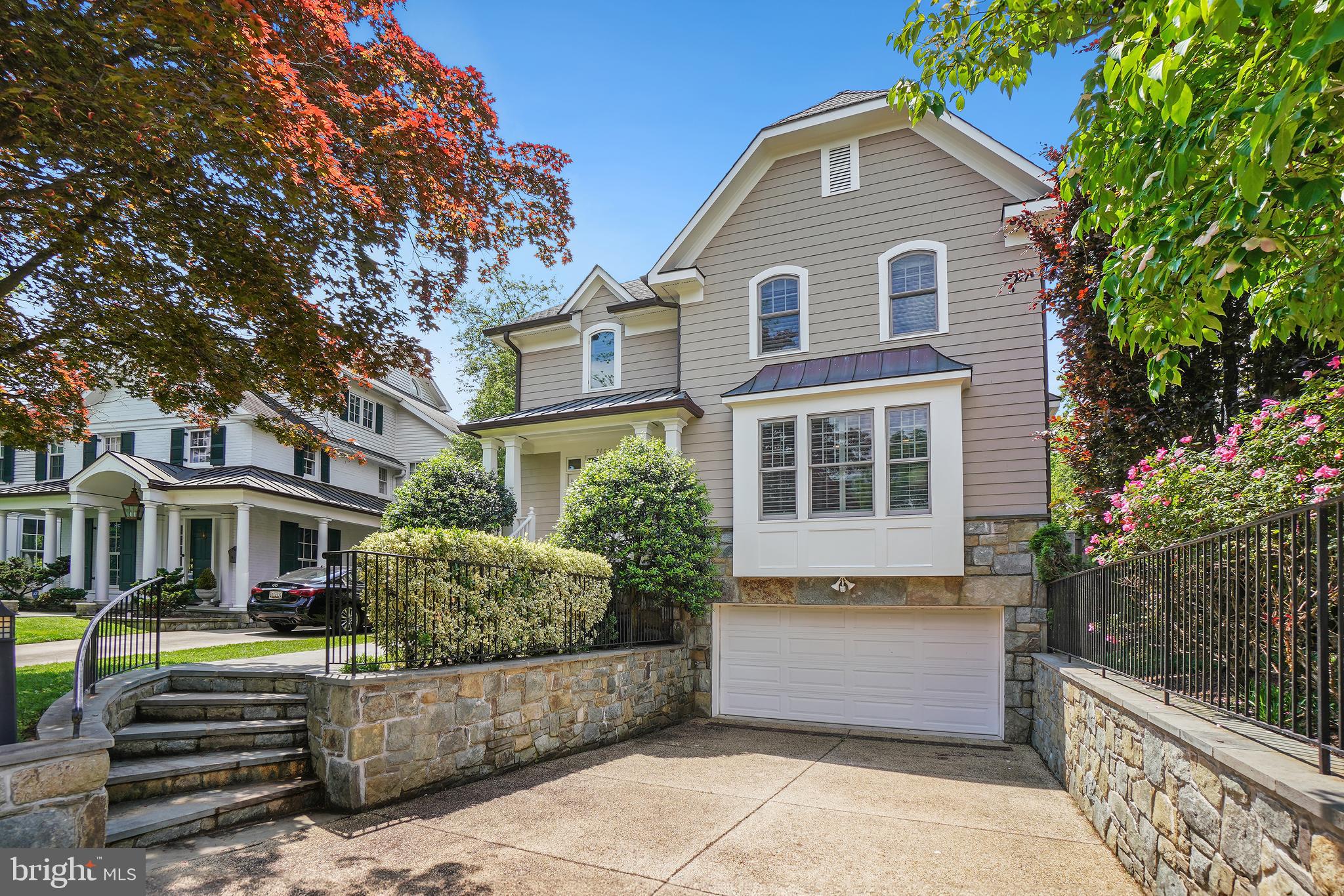 Real estate listing preview #2