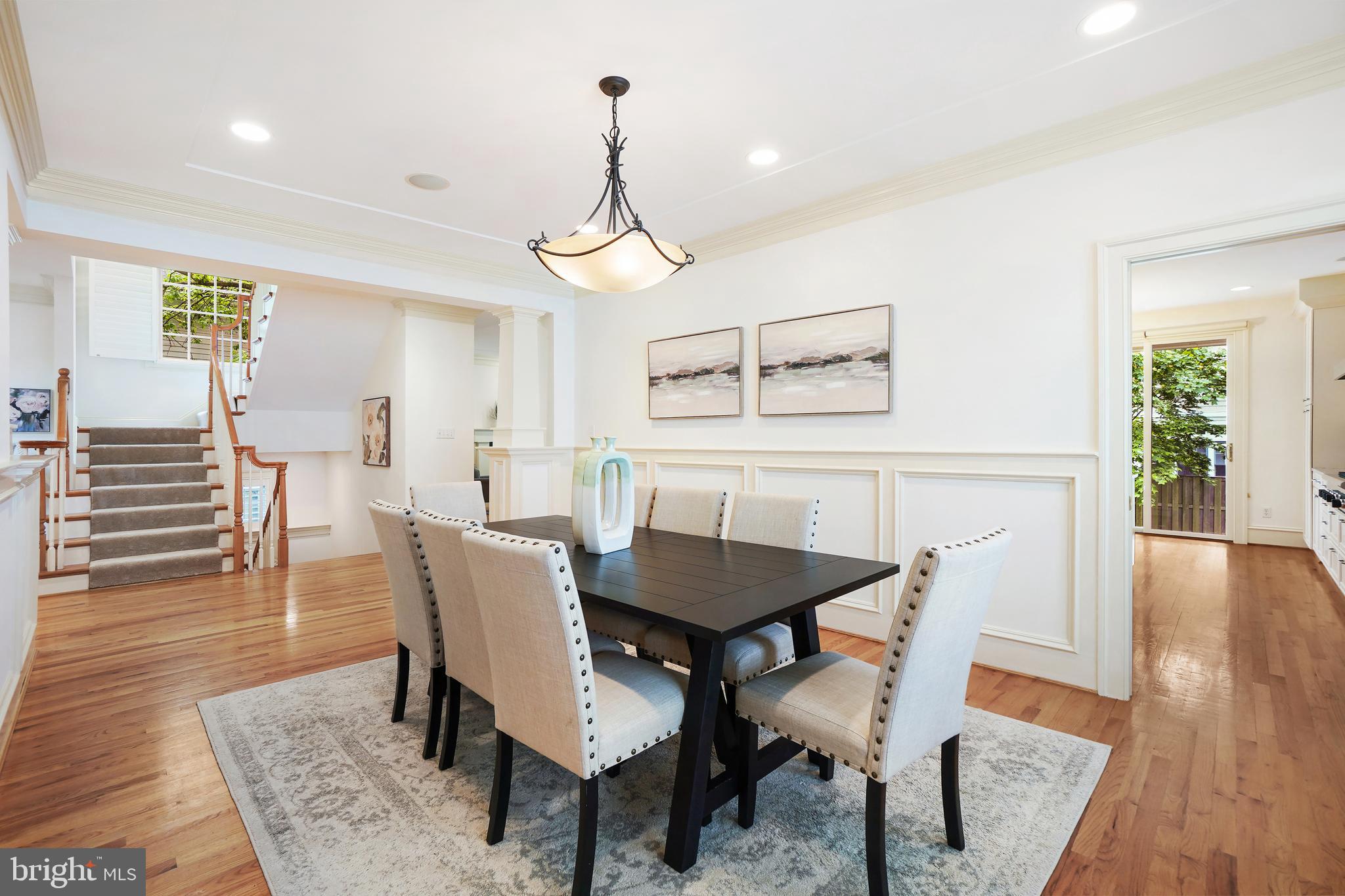 Real estate listing preview #8