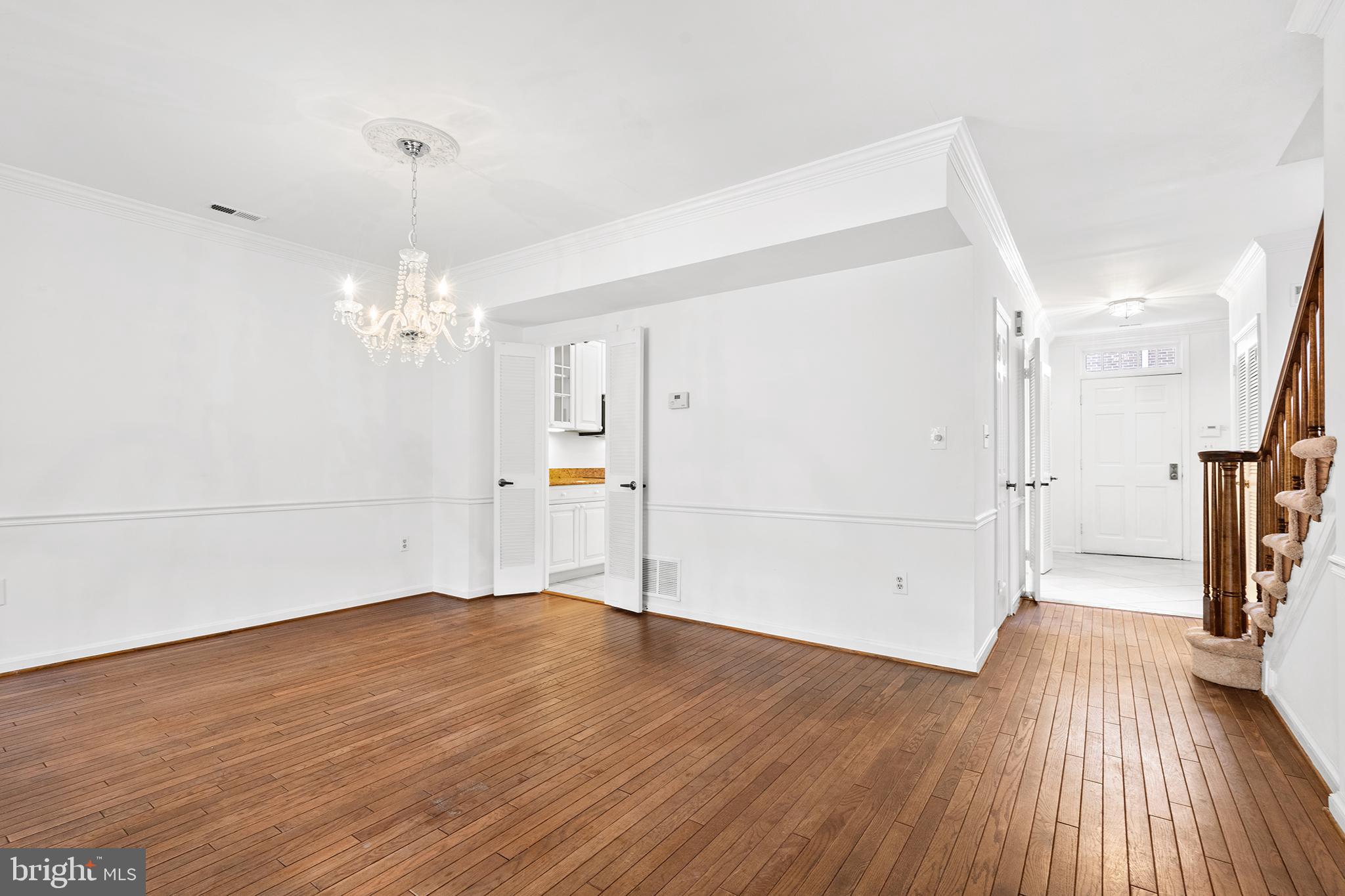 Real estate listing preview #10