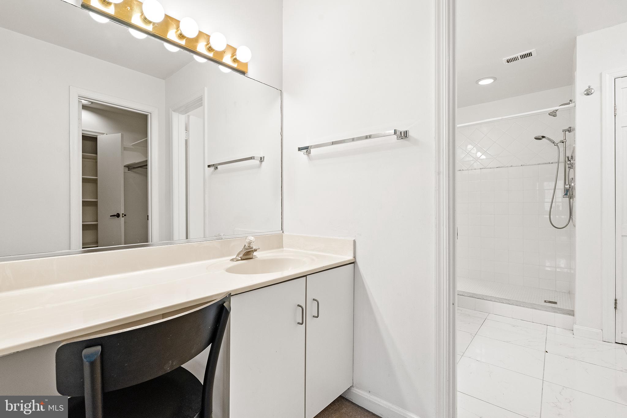 Real estate listing preview #14