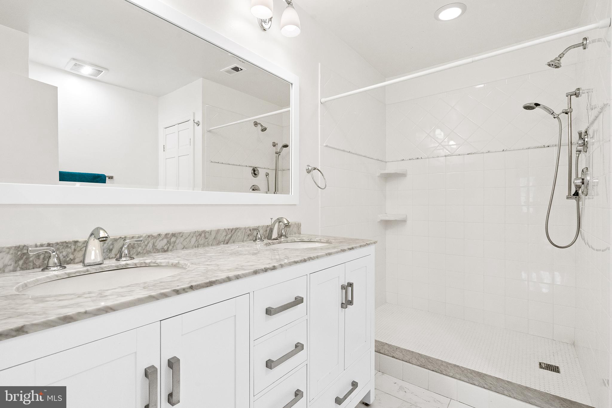 Real estate listing preview #15