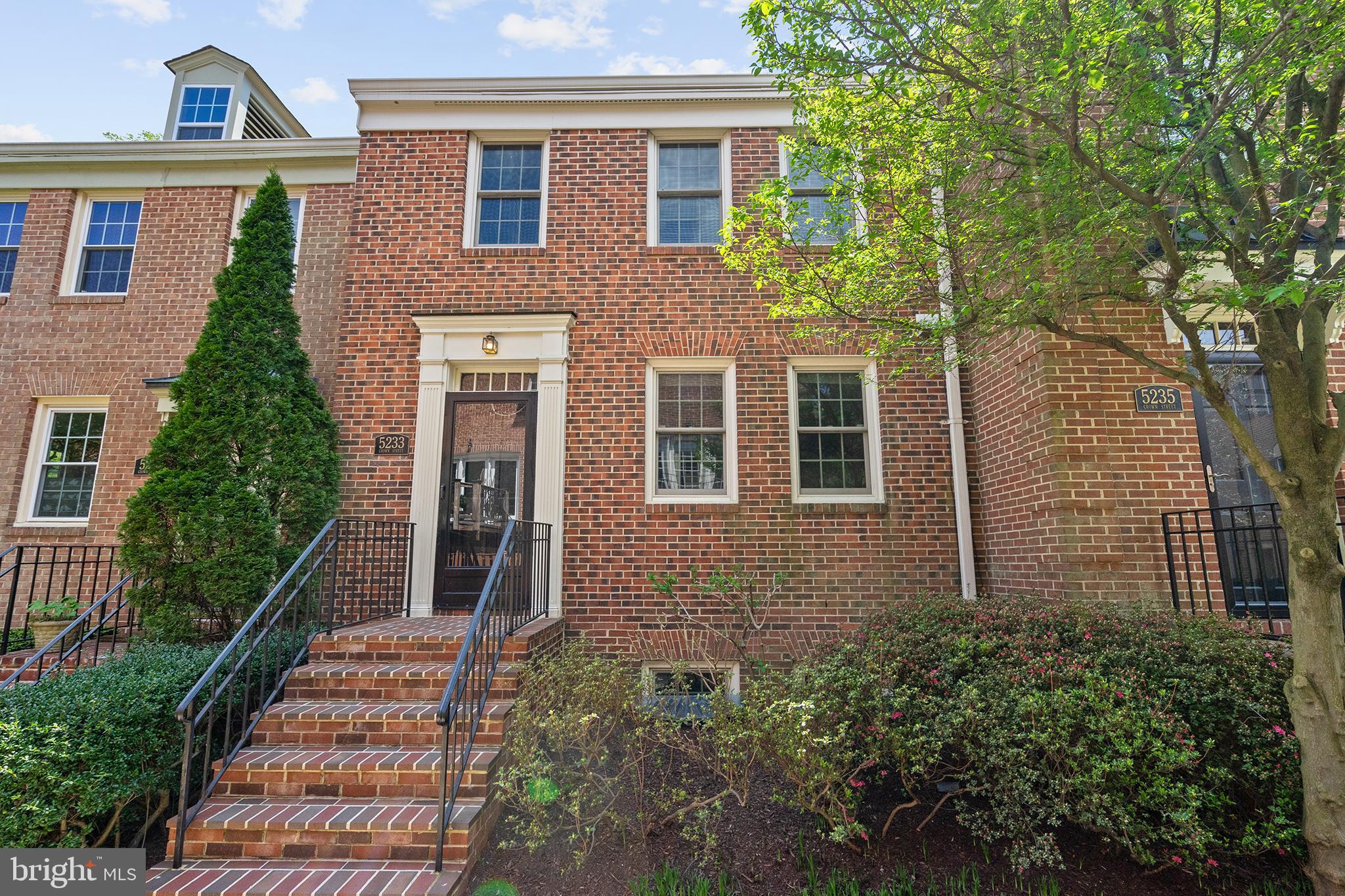 Real estate listing preview #1