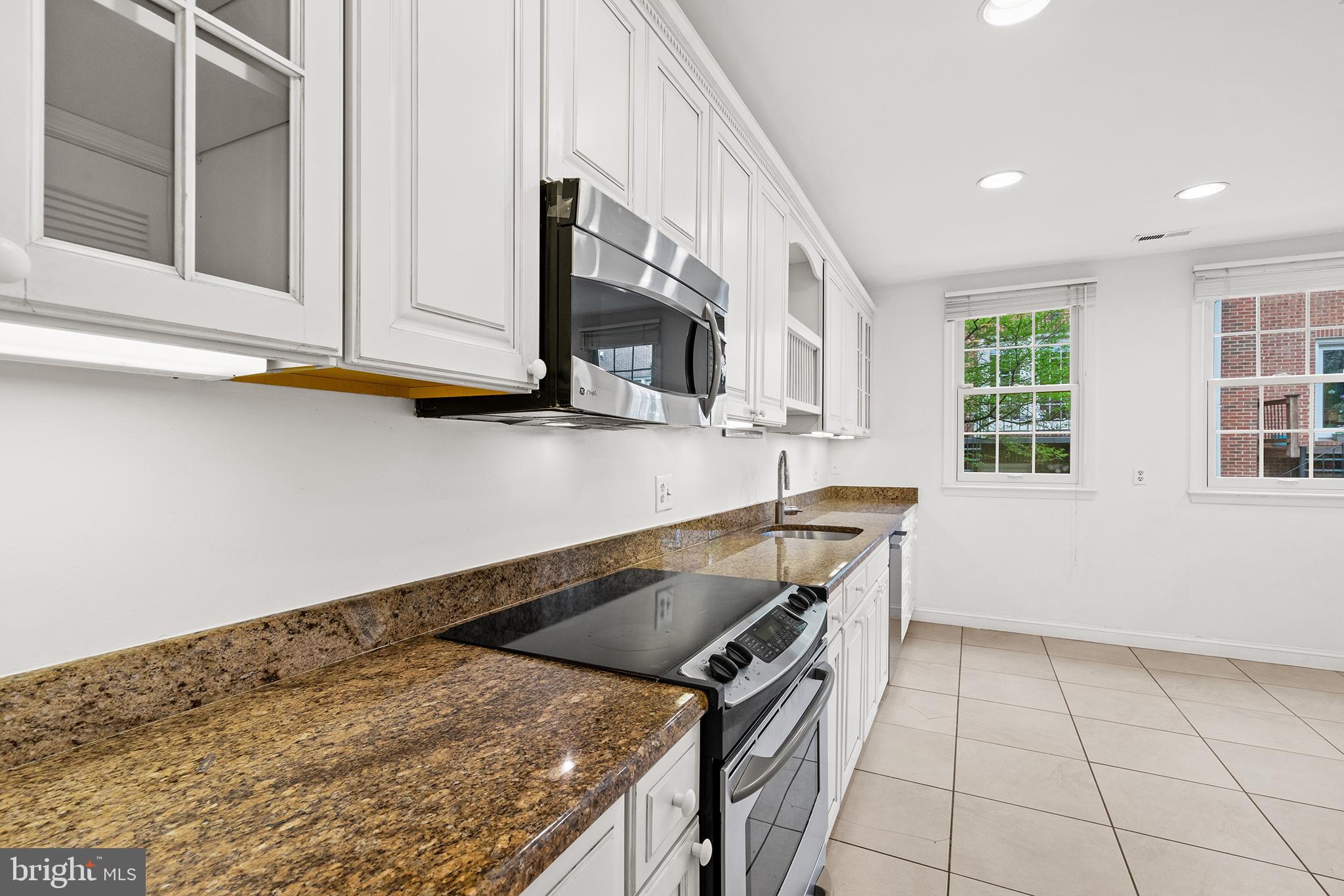 Real estate listing preview #6