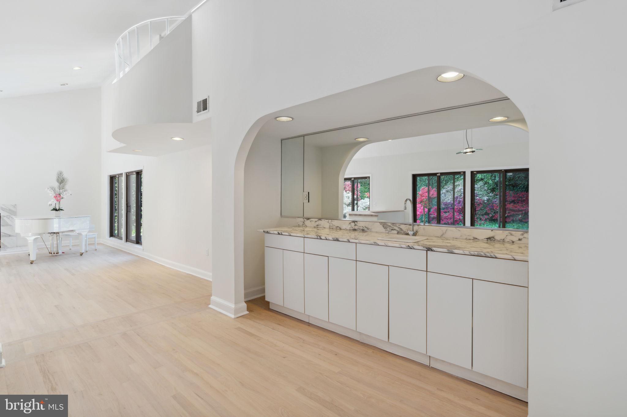 Real estate listing preview #17