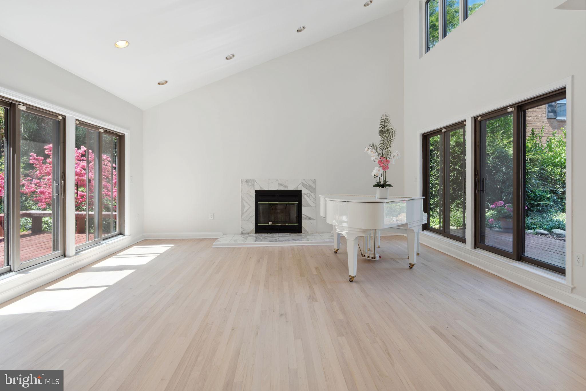 Real estate listing preview #10