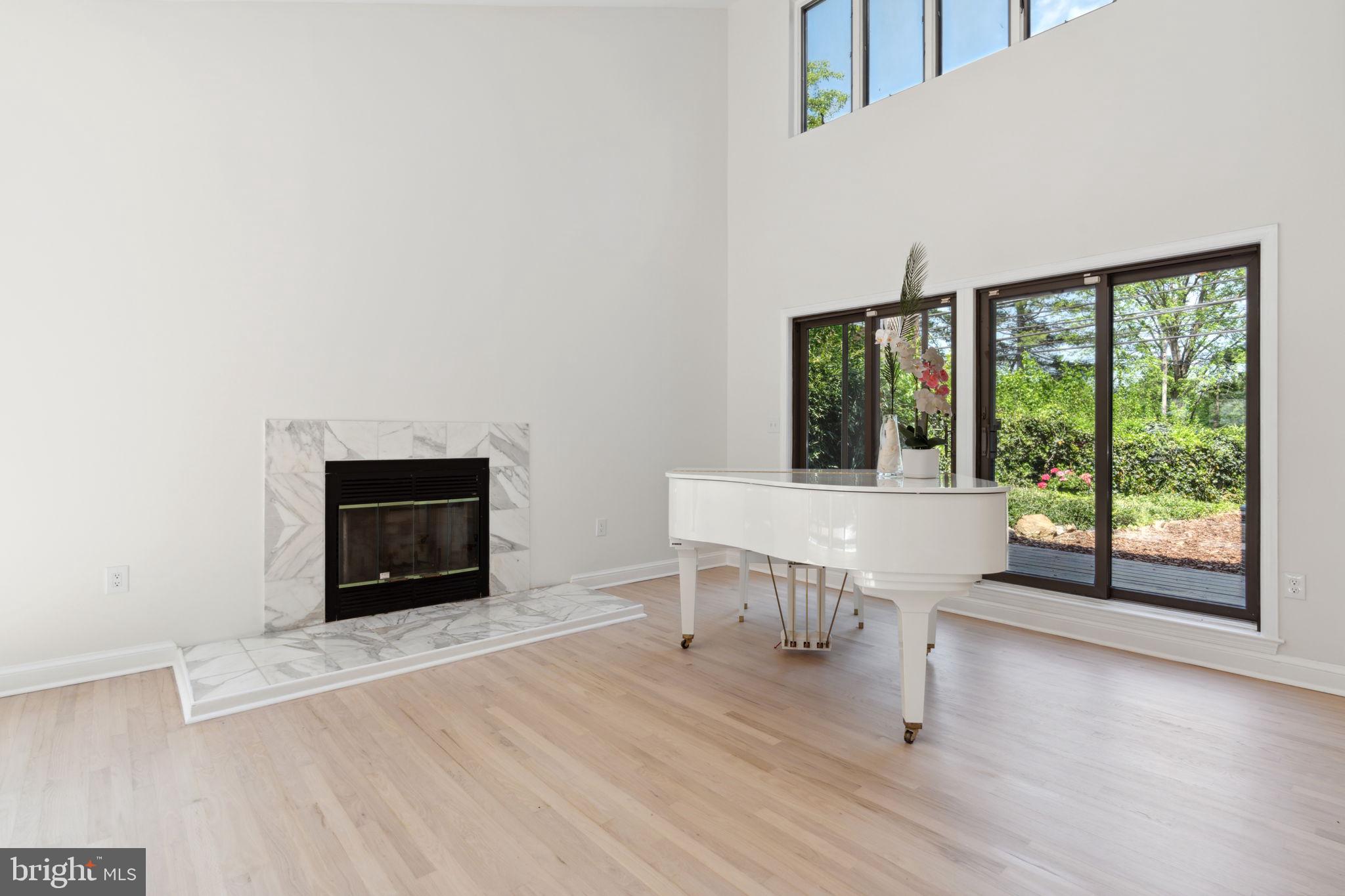 Real estate listing preview #12