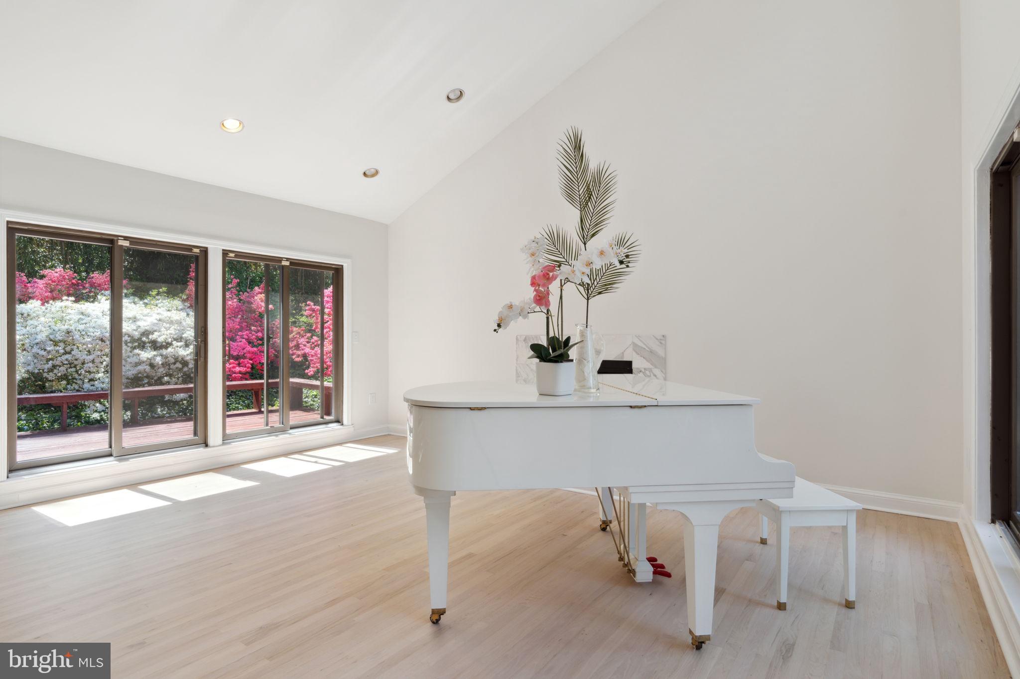 Real estate listing preview #13