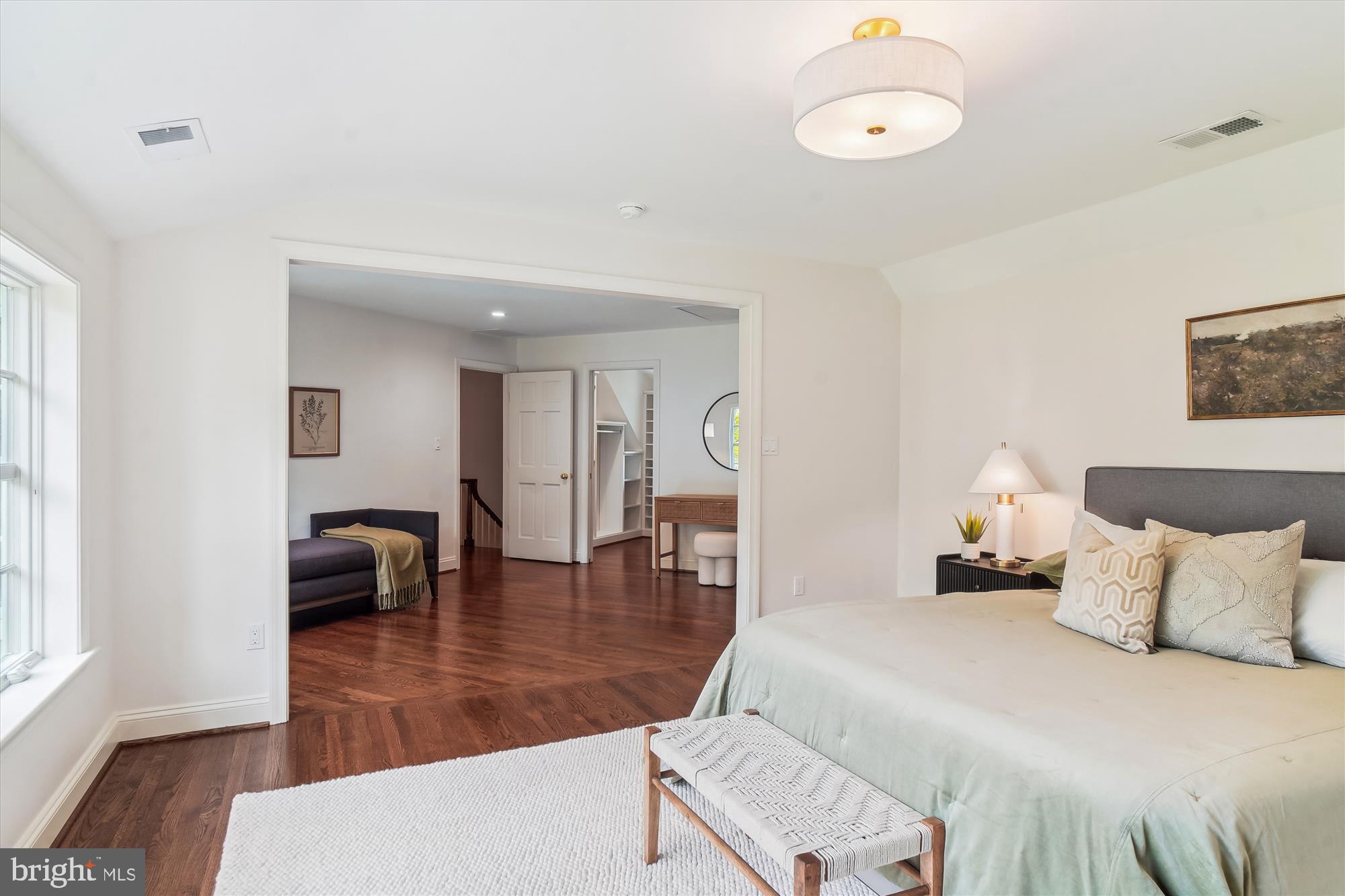 Real estate listing preview #32