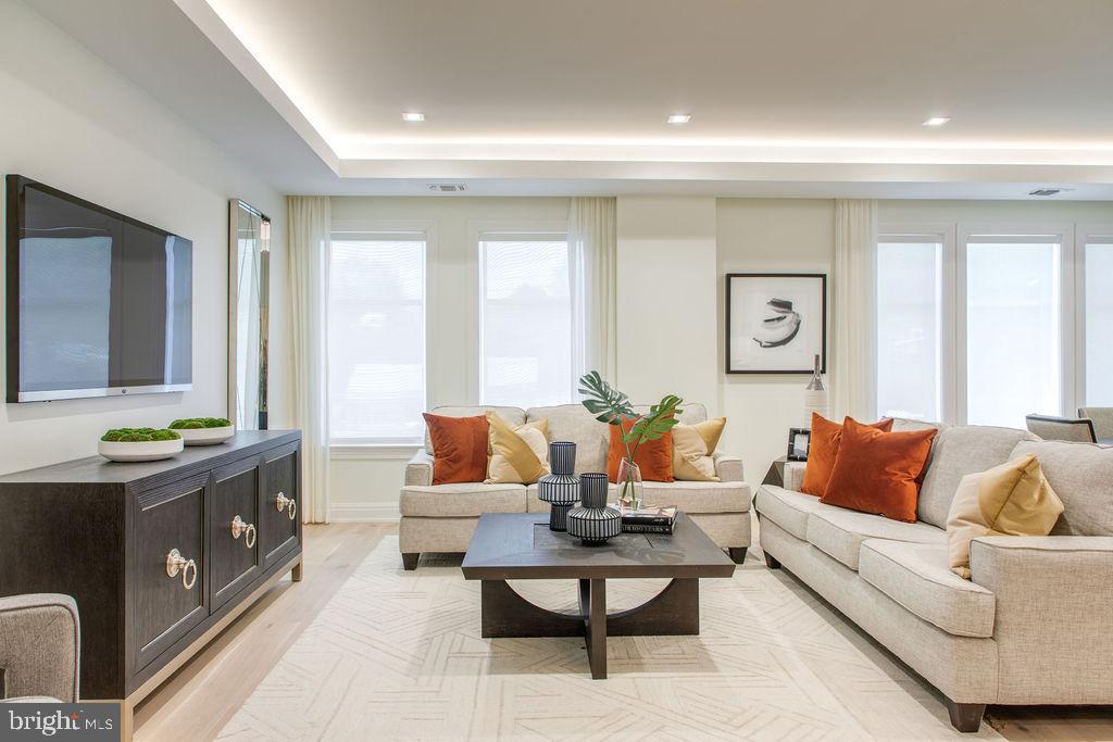 Real estate listing preview #24