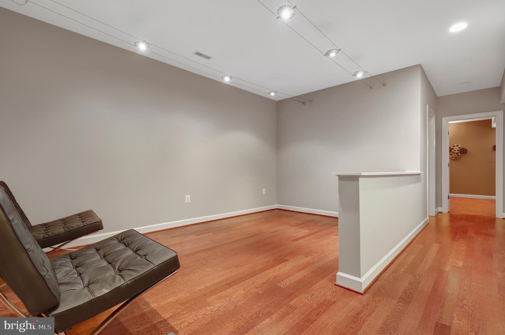 Real estate listing preview #64