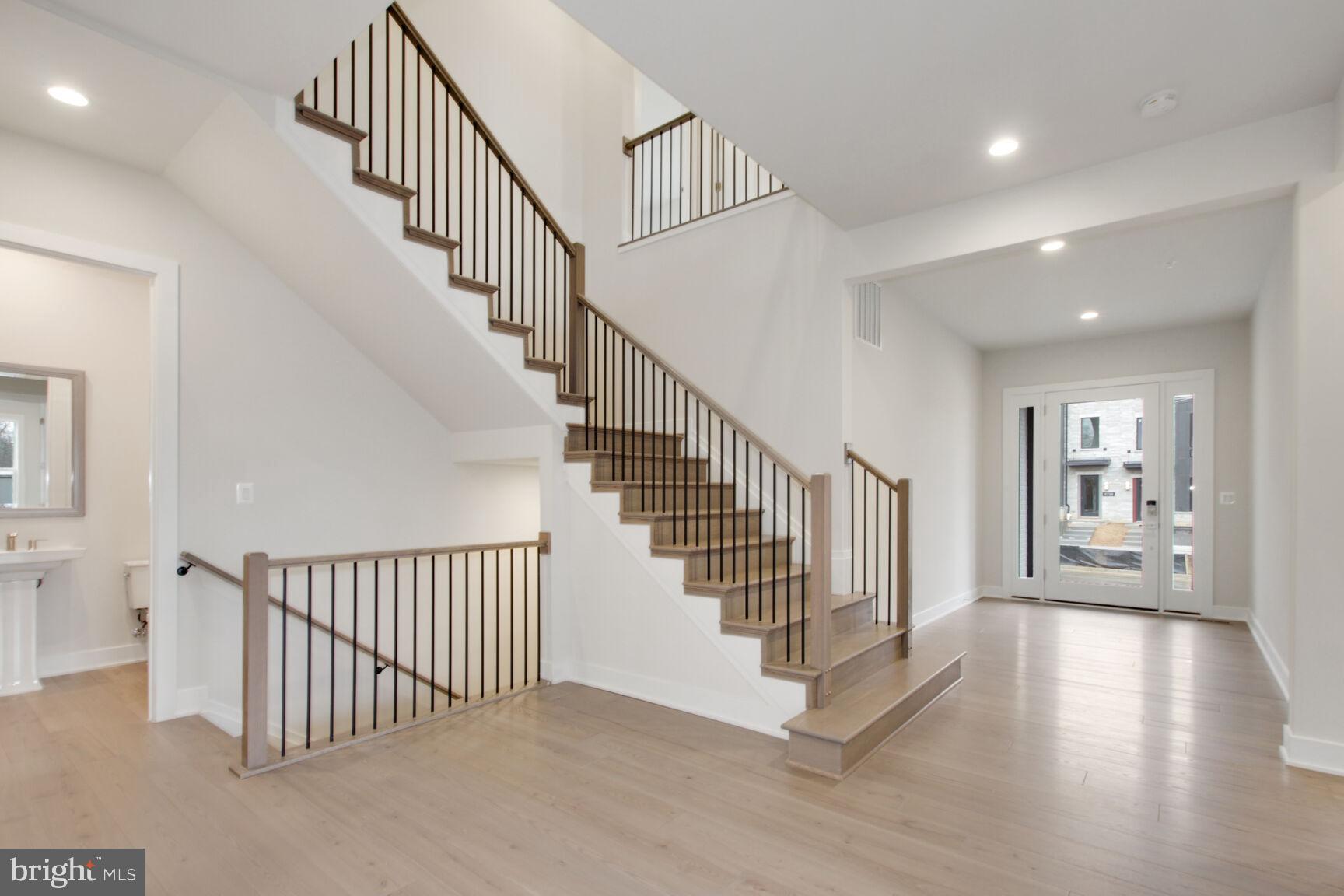 Real estate listing preview #8