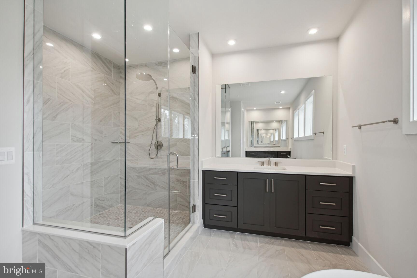 Real estate listing preview #12