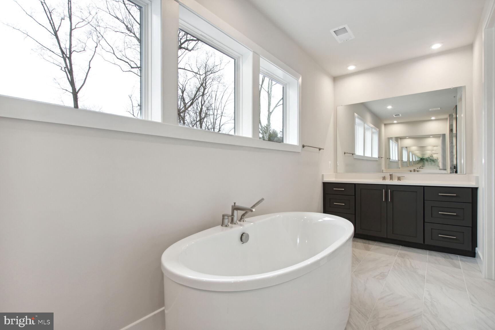 Real estate listing preview #11