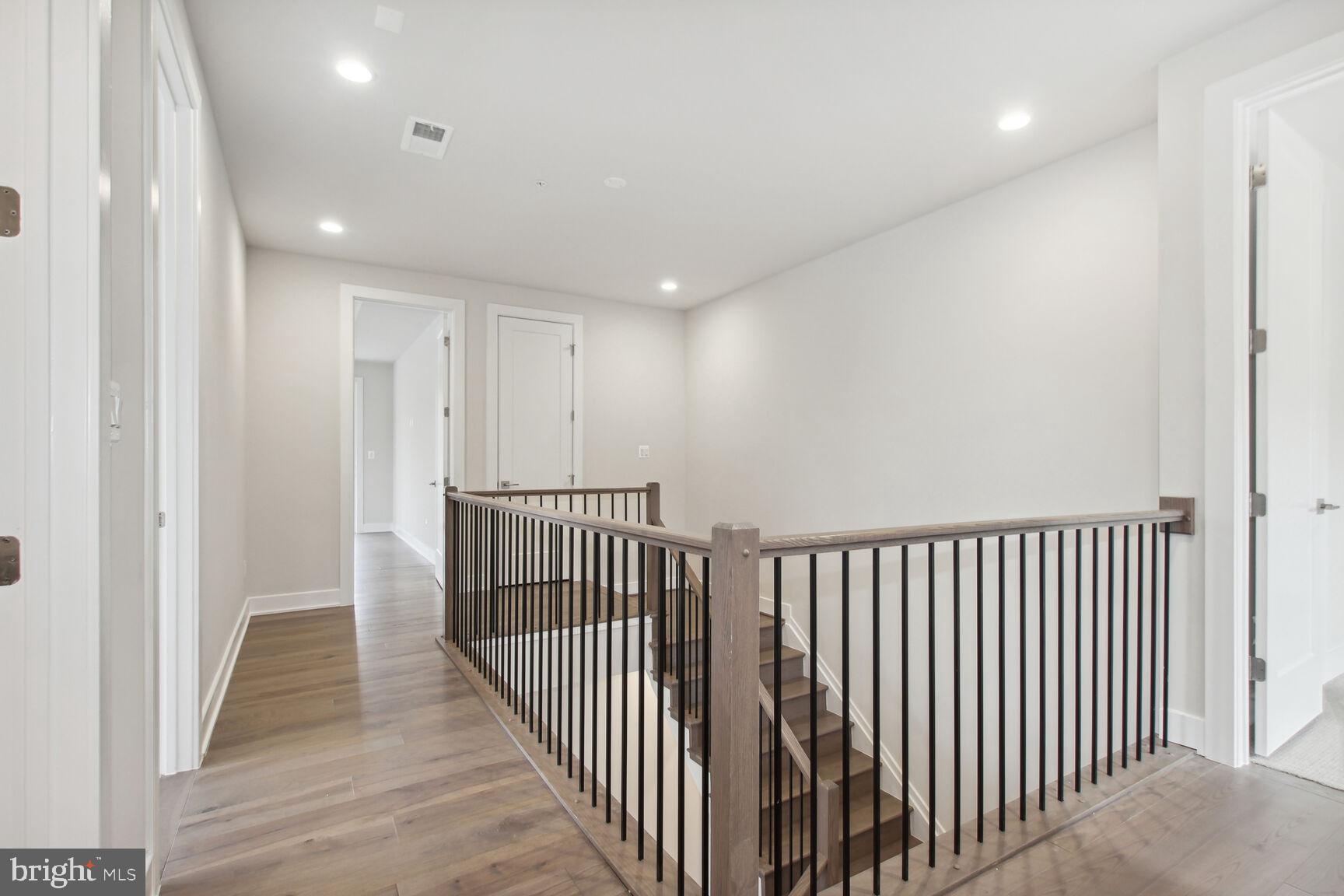 Real estate listing preview #9