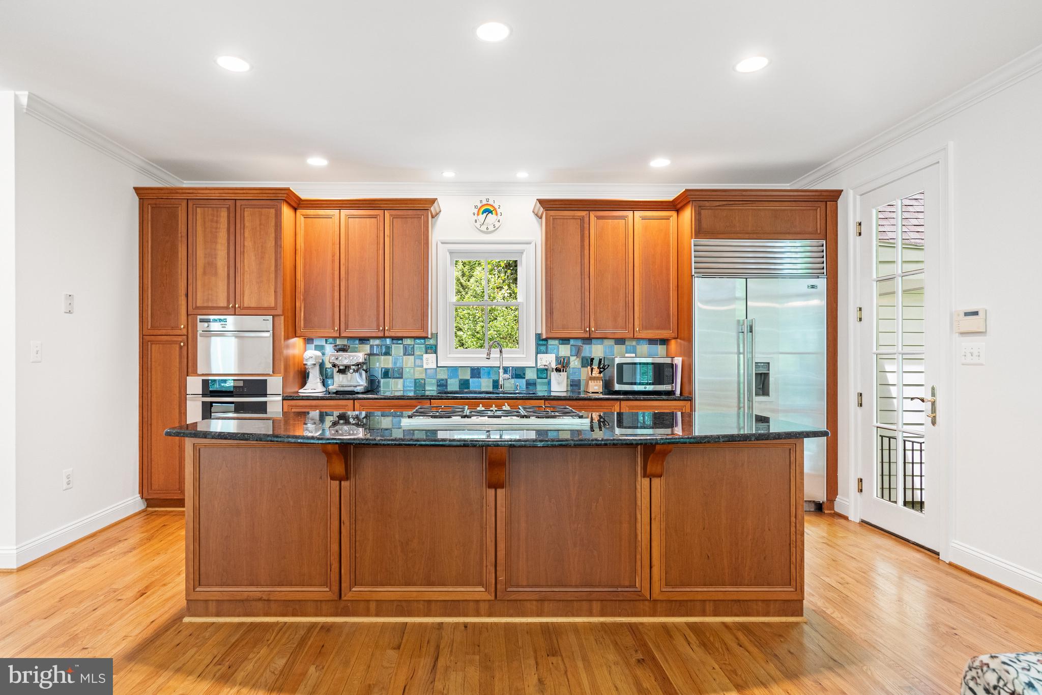 Real estate listing preview #6