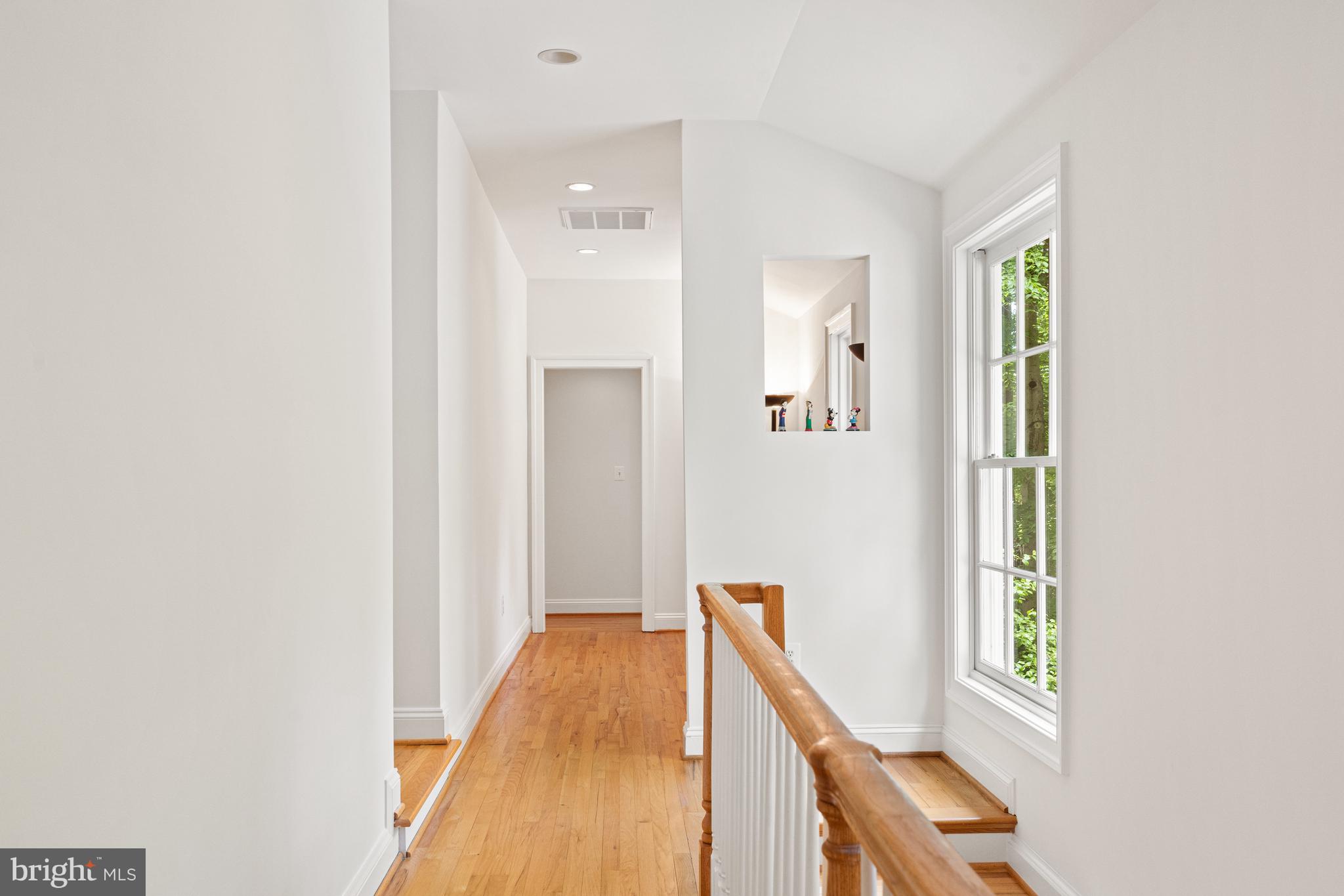 Real estate listing preview #12