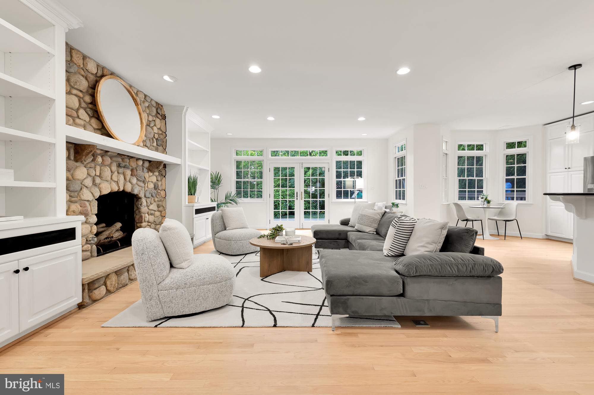 Real estate listing preview #6