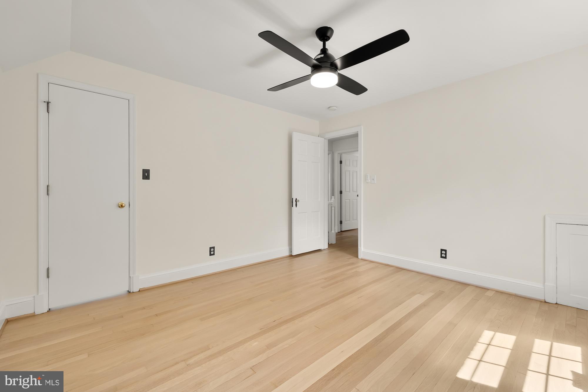 Real estate listing preview #25