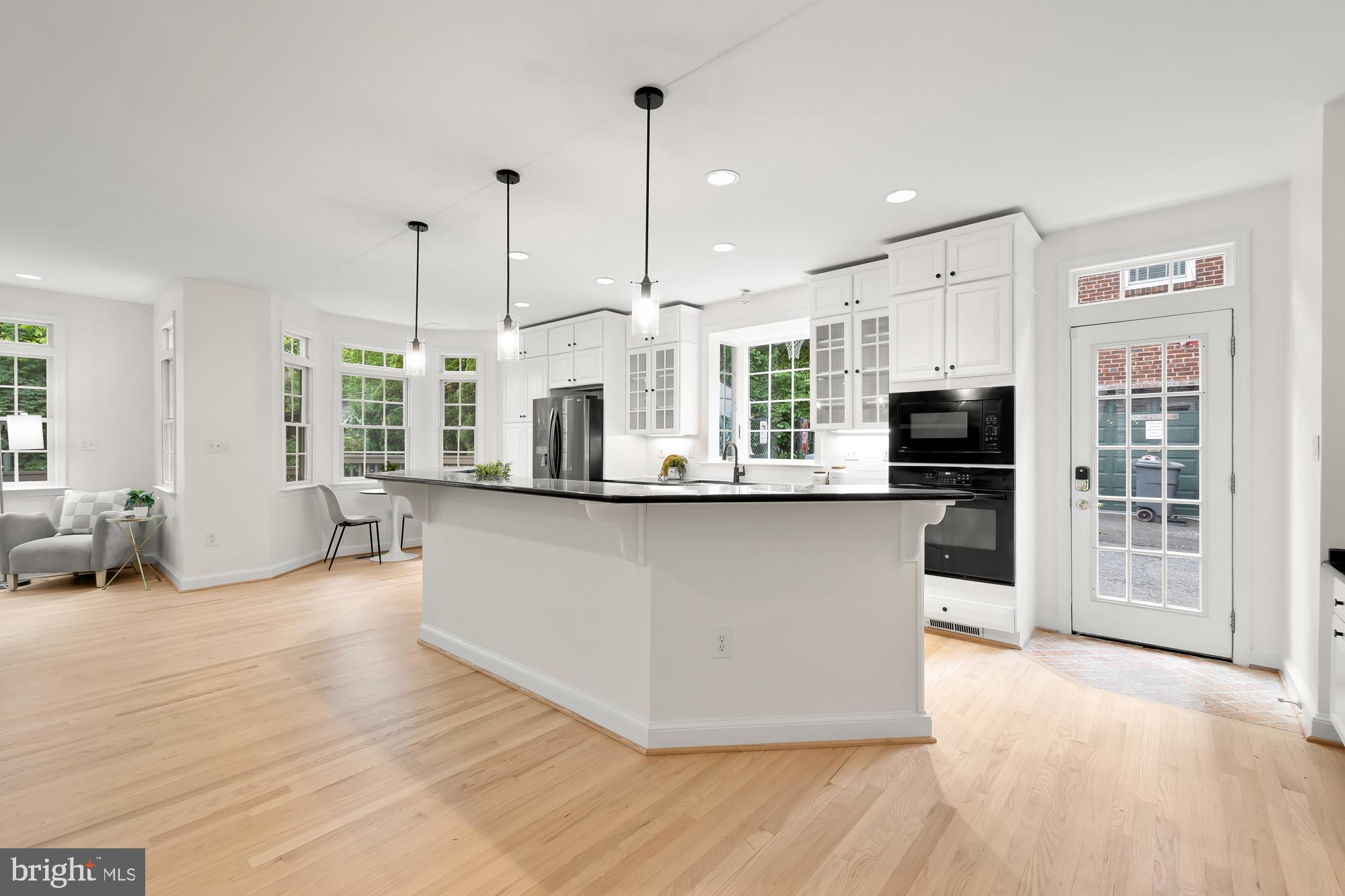 Real estate listing preview #11