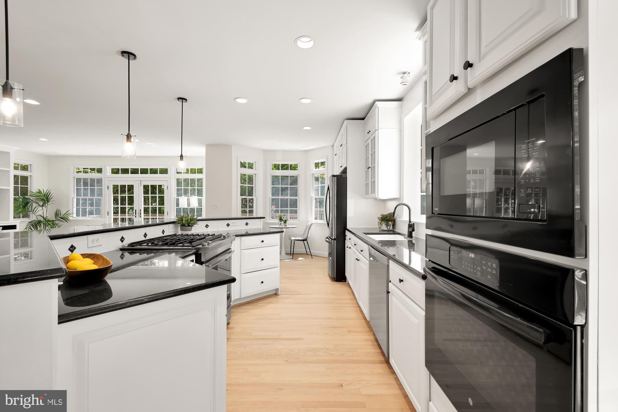 Real estate listing preview #12