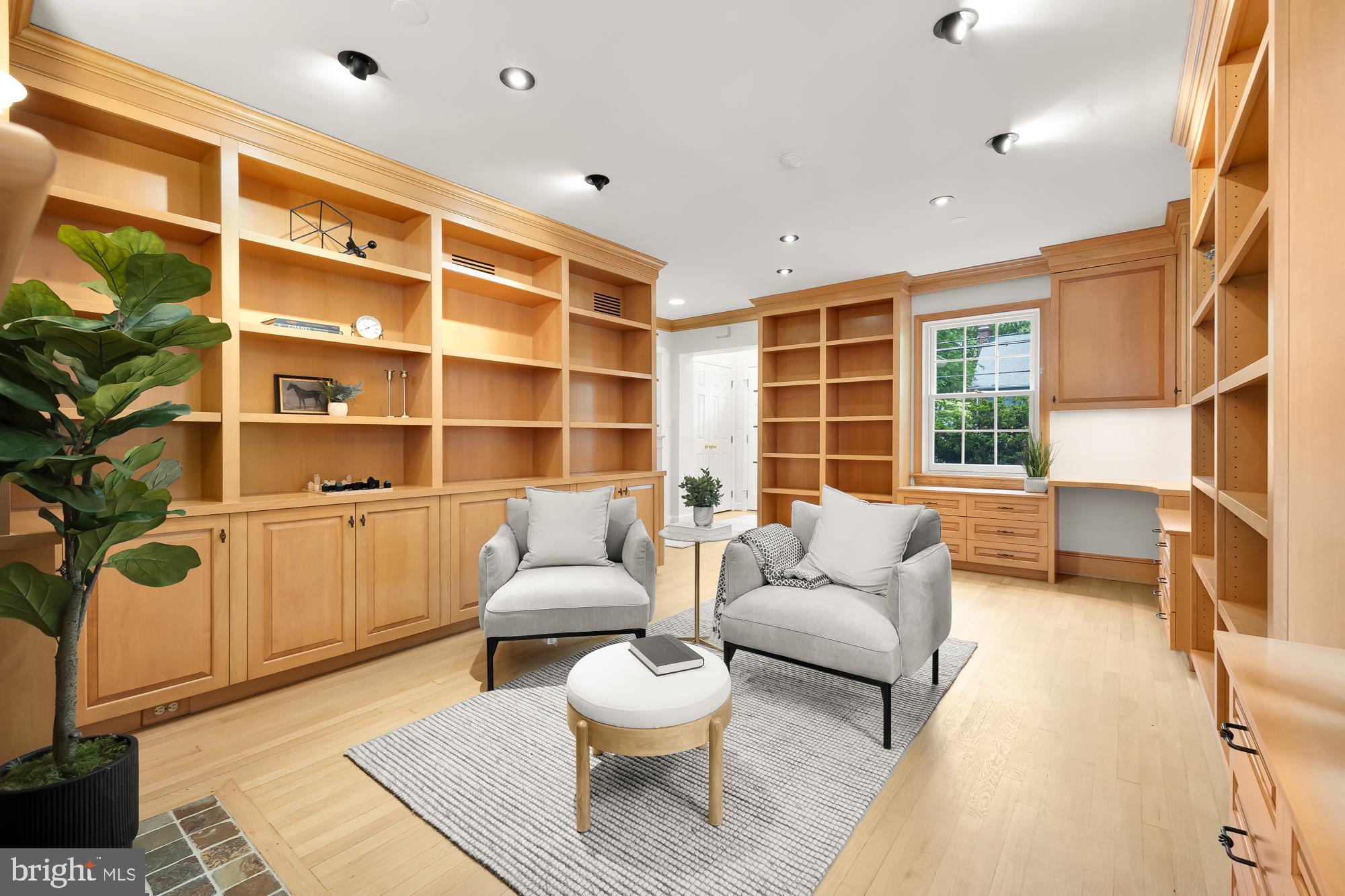 Real estate listing preview #3