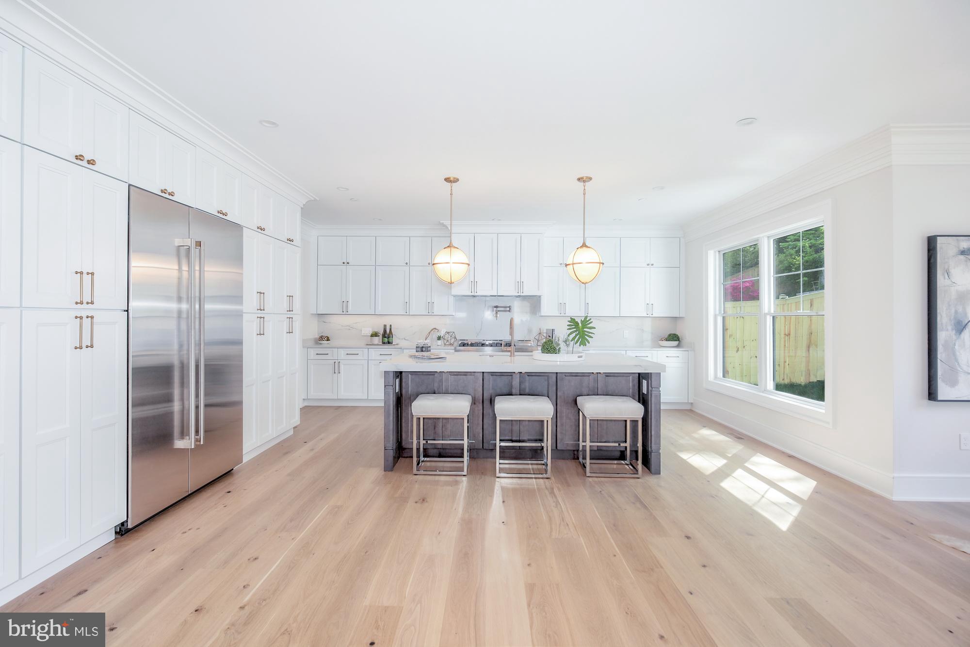 Real estate listing preview #12