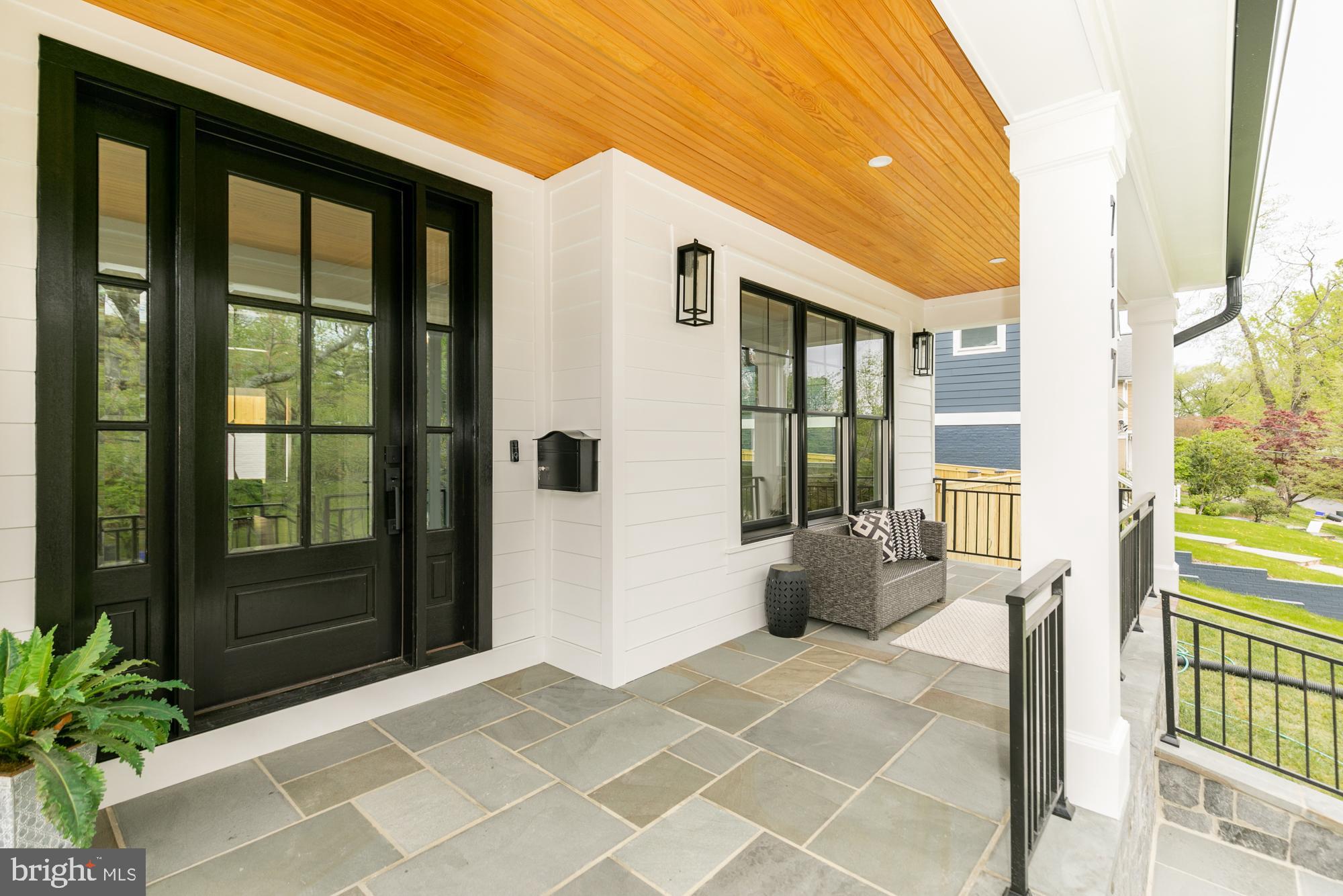 Real estate listing preview #3