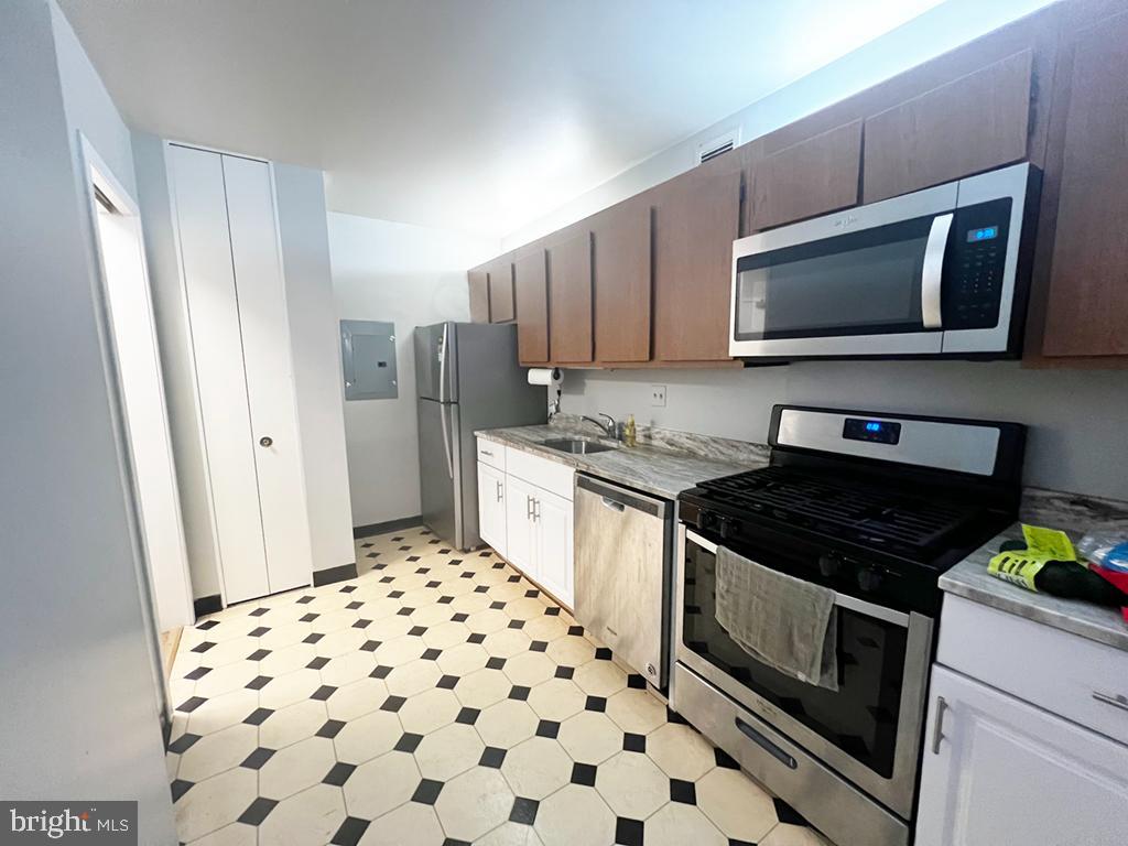 Real estate listing preview #2