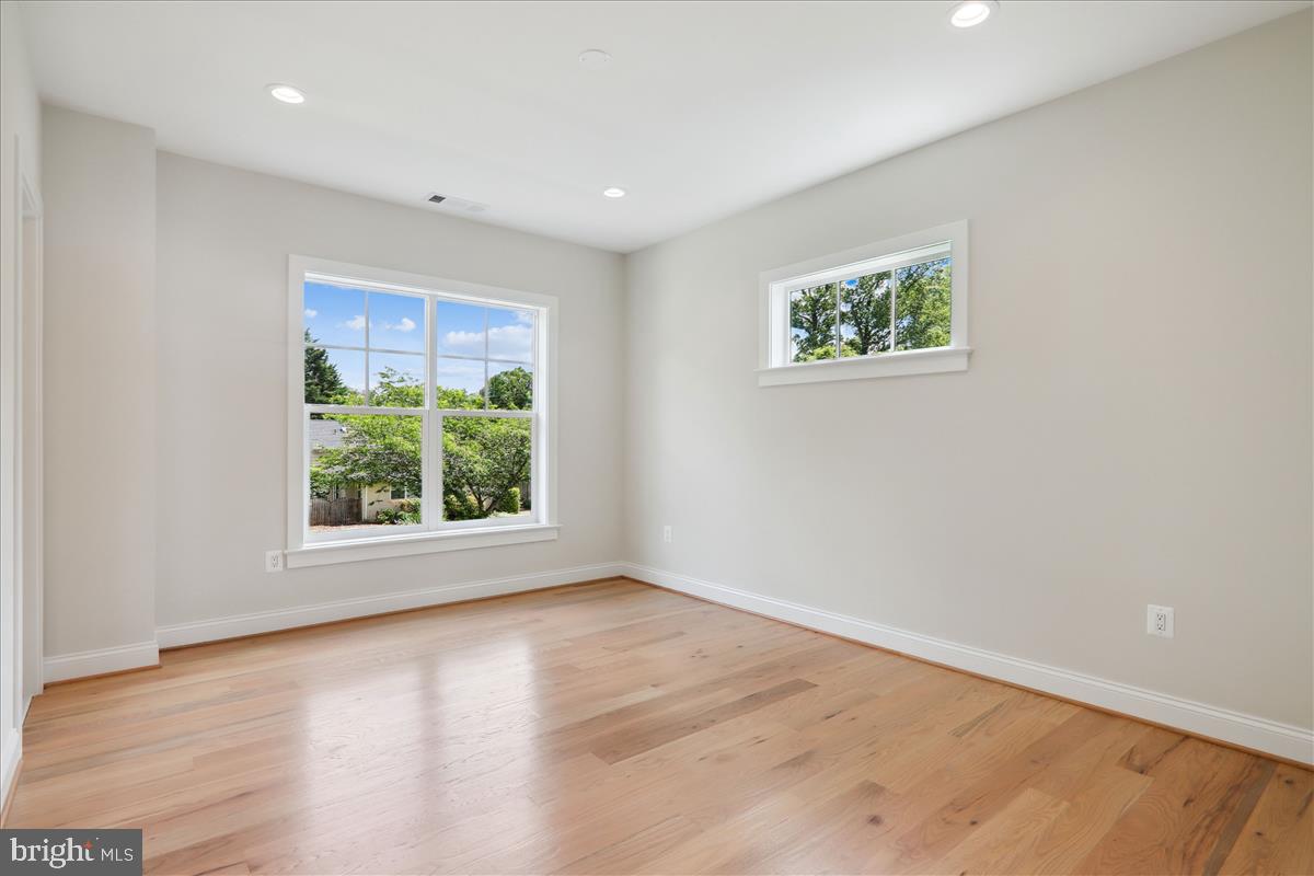 Real estate listing preview #42