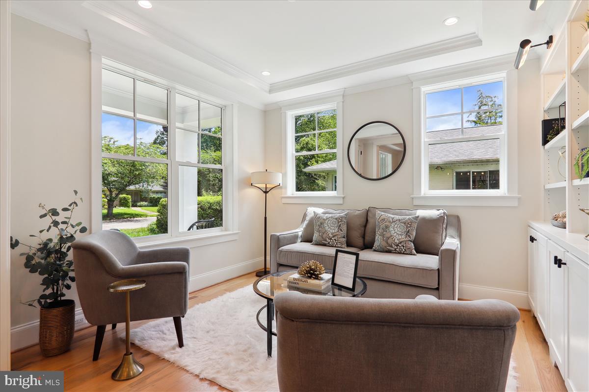 Real estate listing preview #6