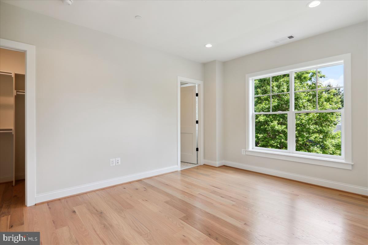 Real estate listing preview #43