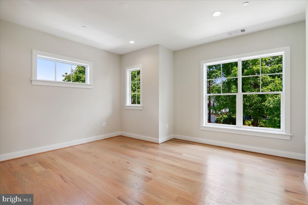 Real estate listing preview #49