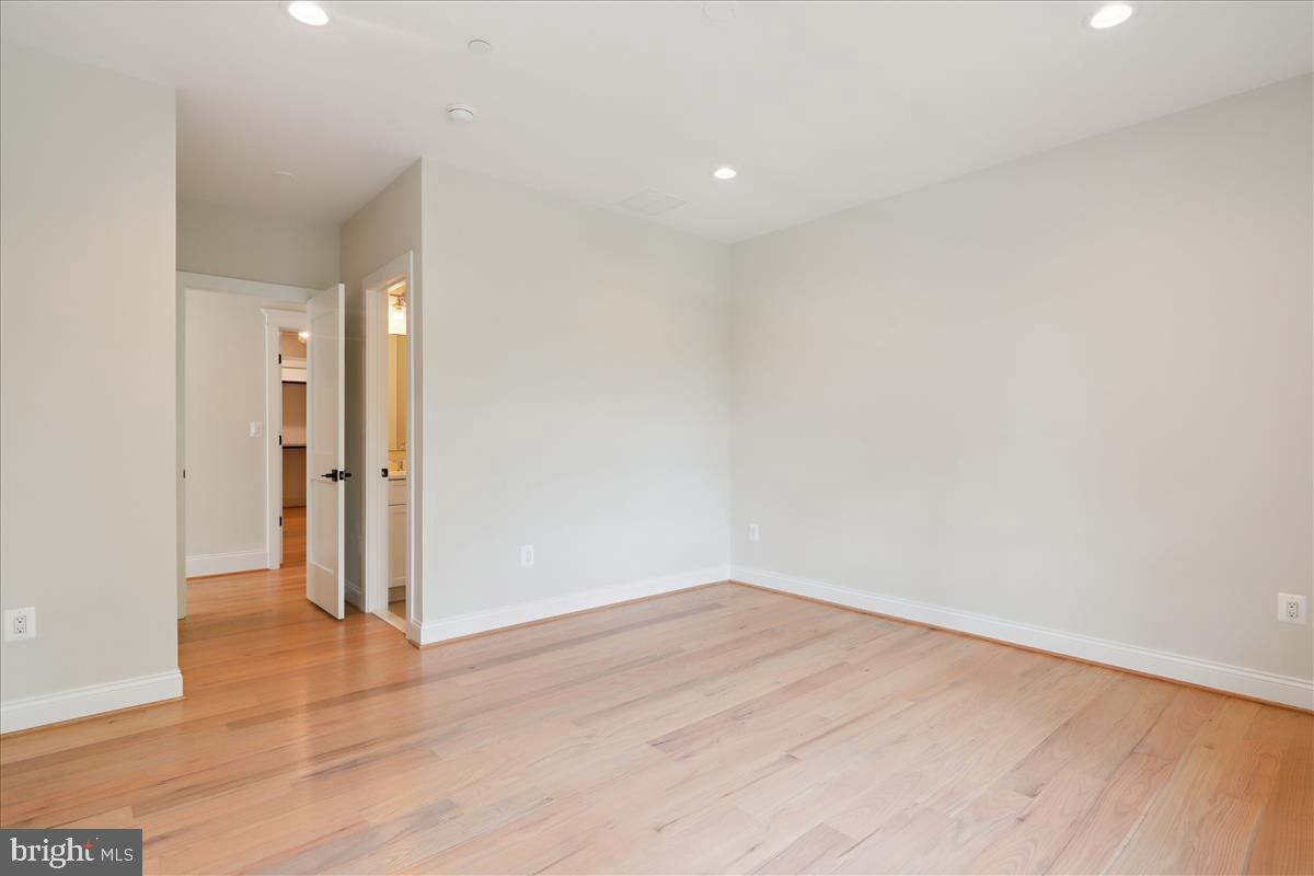 Real estate listing preview #47