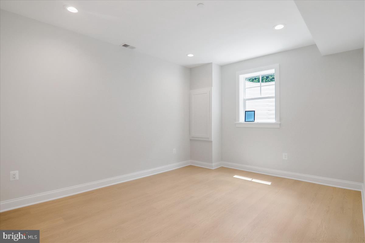 Real estate listing preview #64