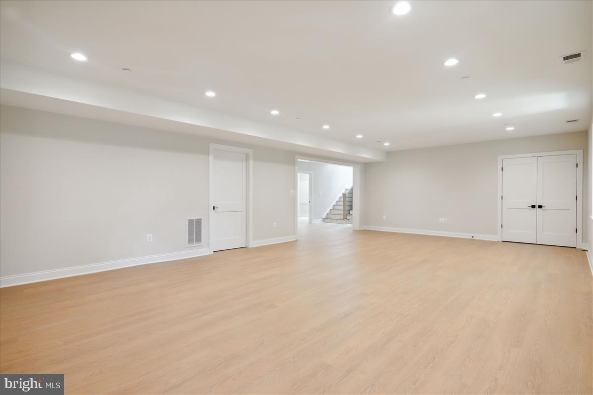 Real estate listing preview #54