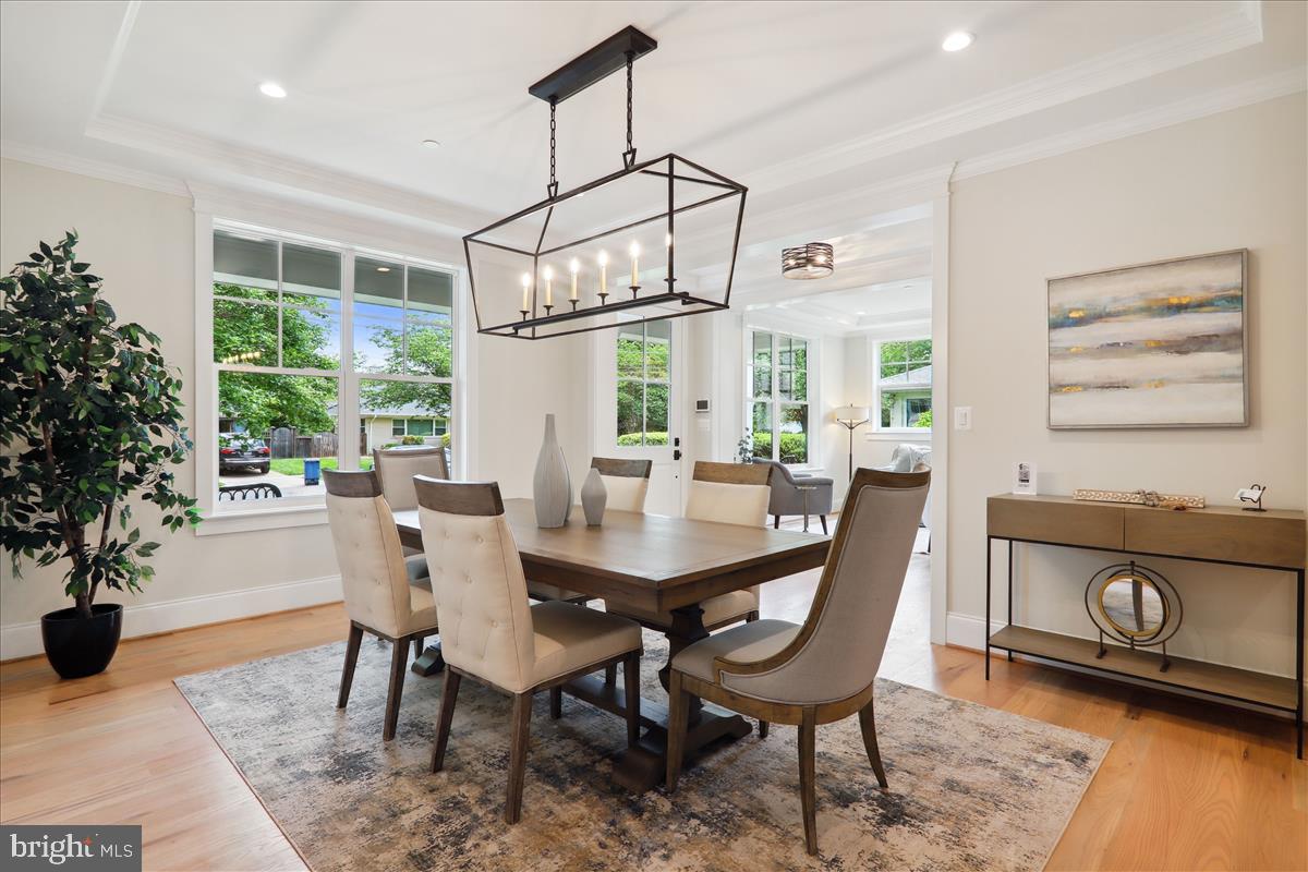 Real estate listing preview #8