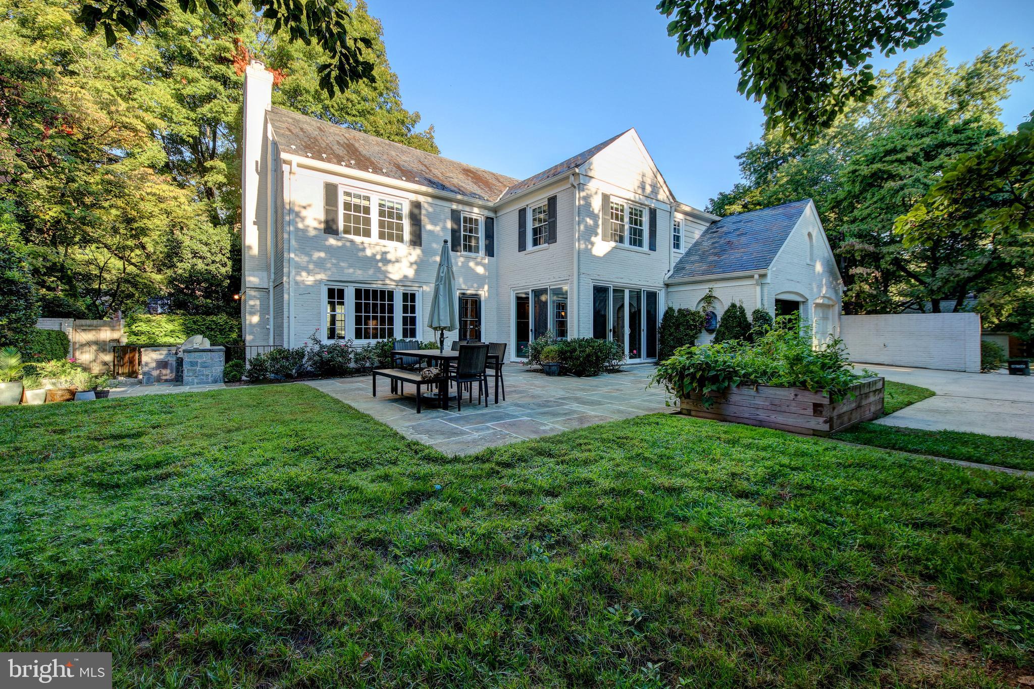 Real estate listing preview #1