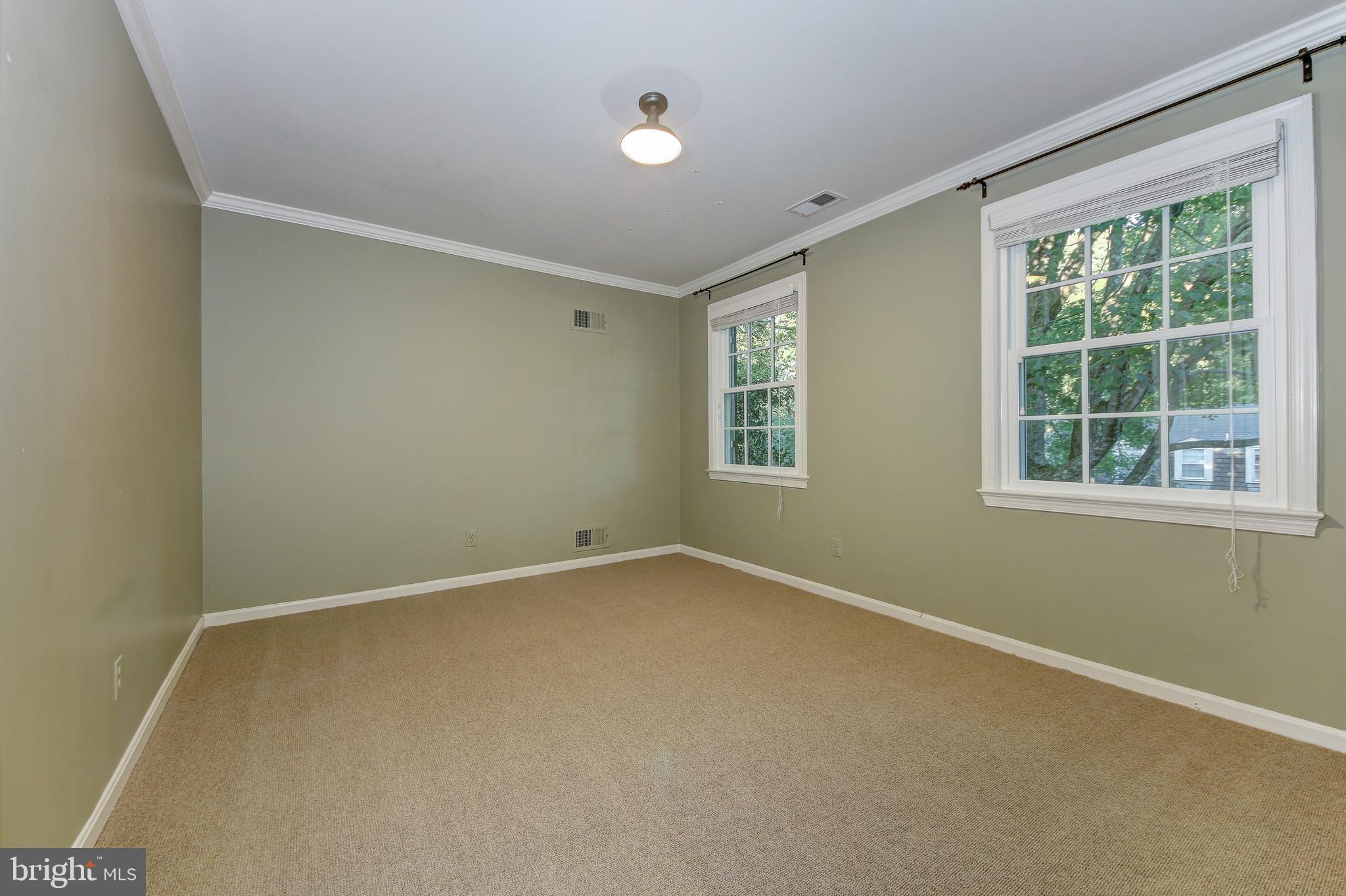 Real estate listing preview #13