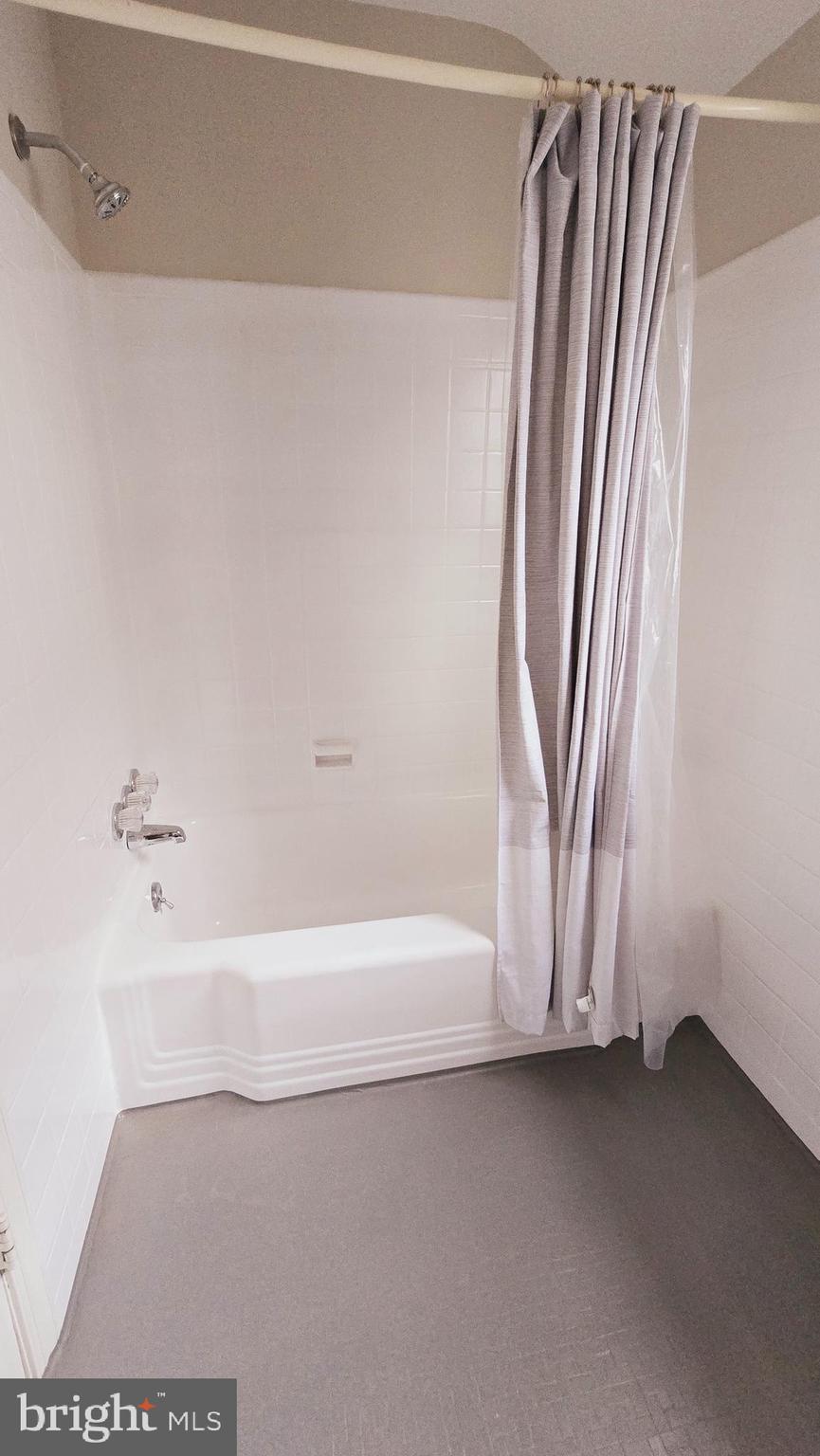 Real estate listing preview #18