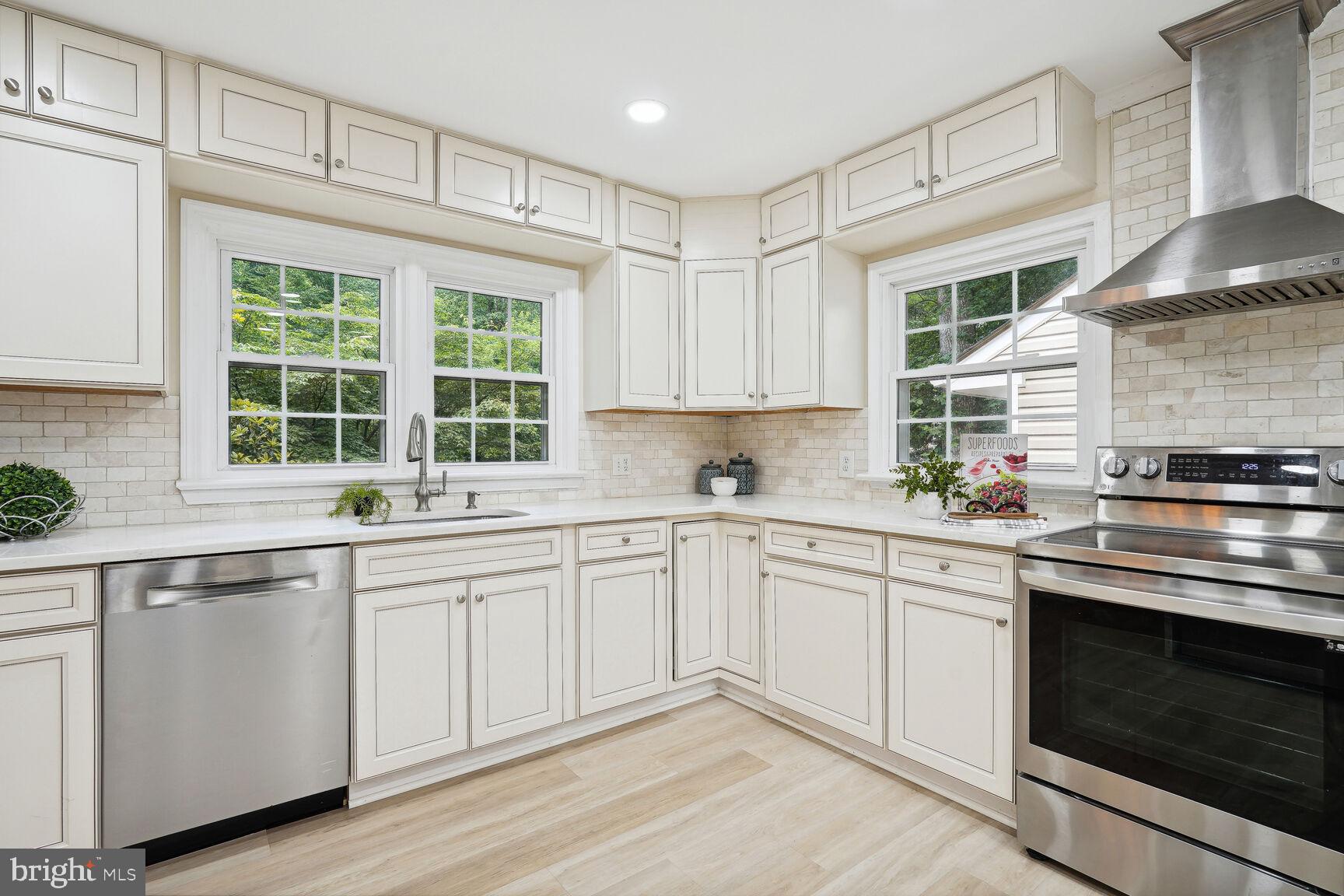 Real estate listing preview #15