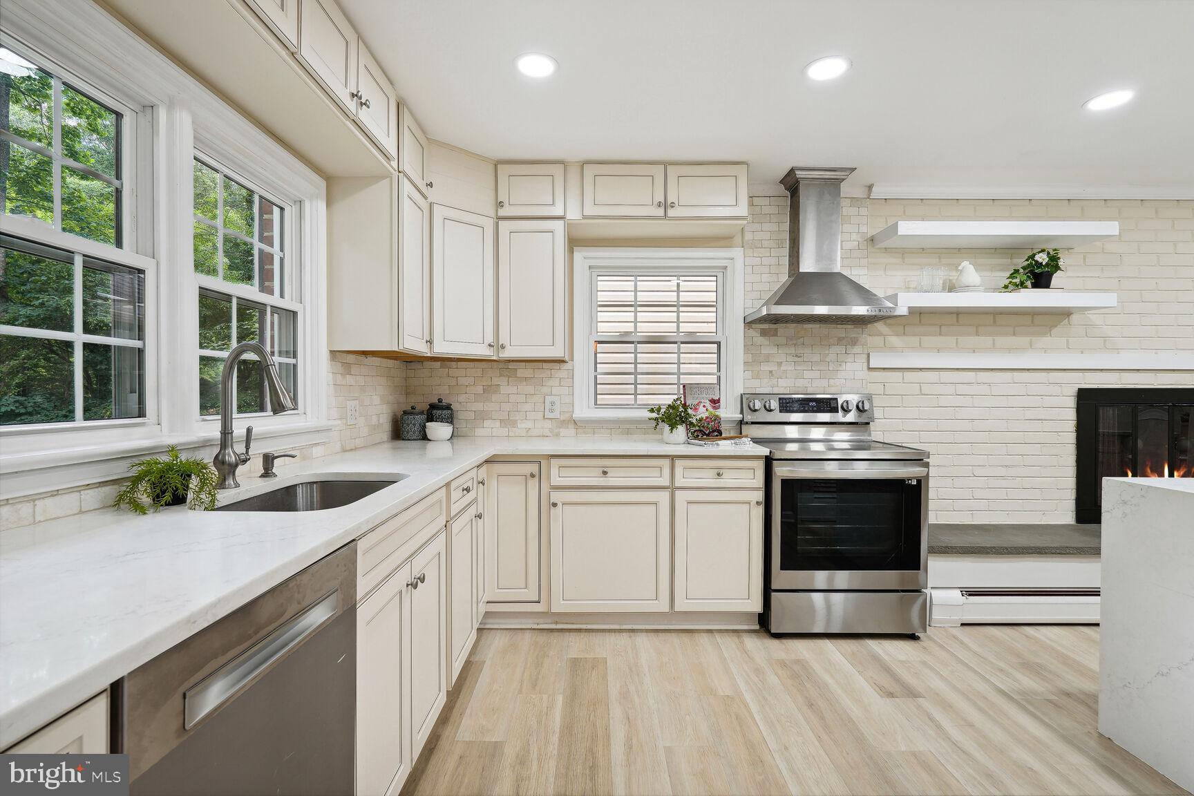 Real estate listing preview #17