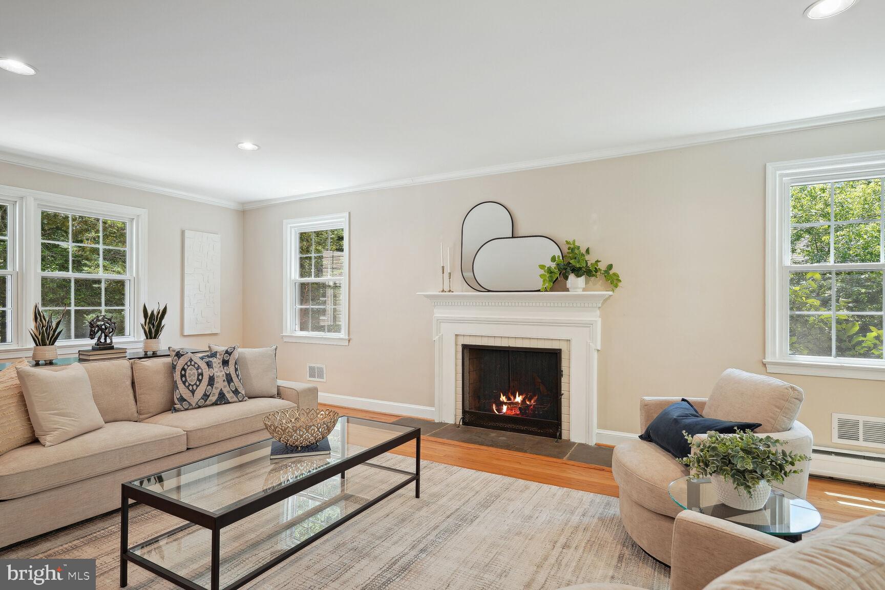 Real estate listing preview #8