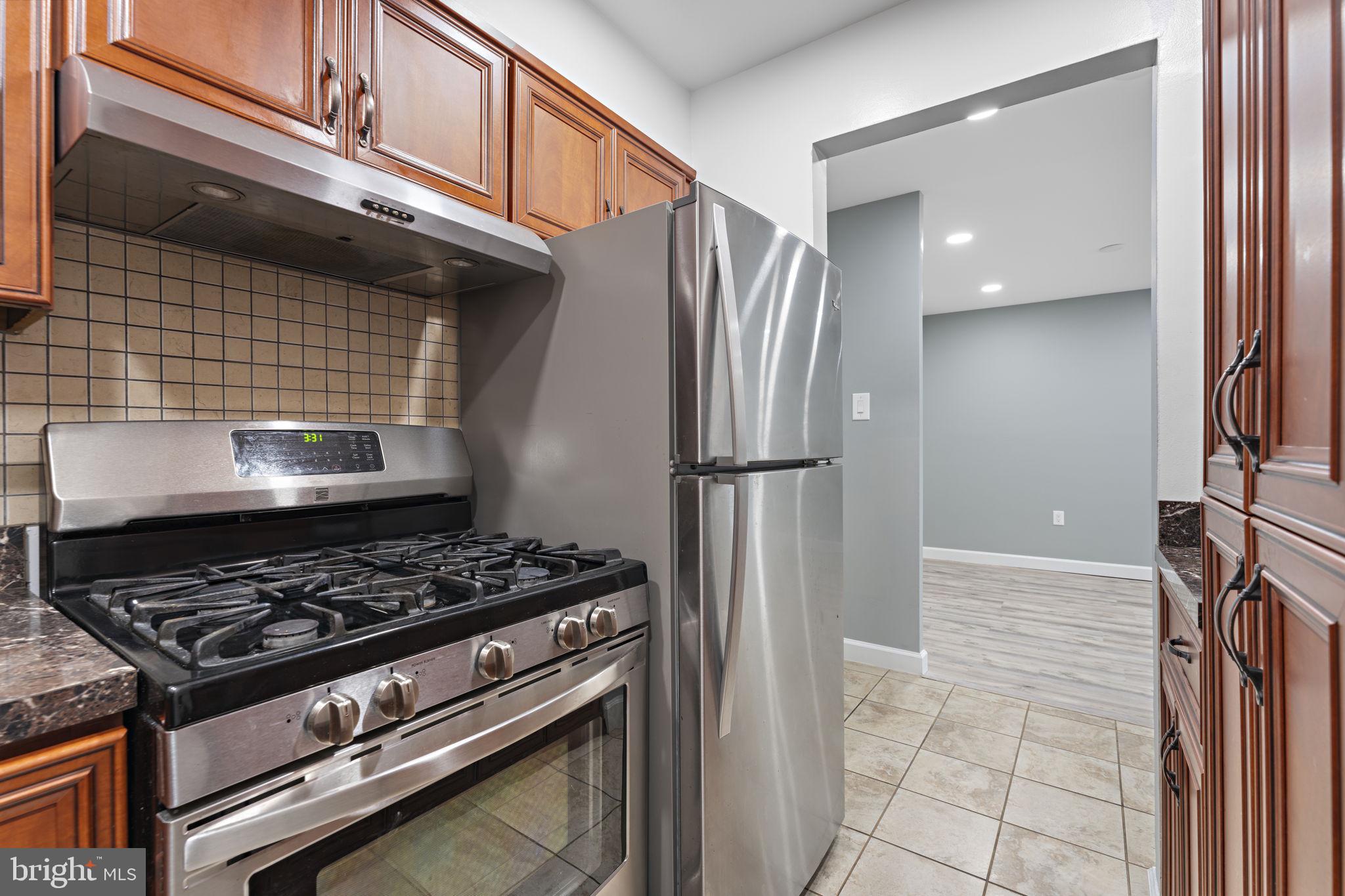 Real estate listing preview #12