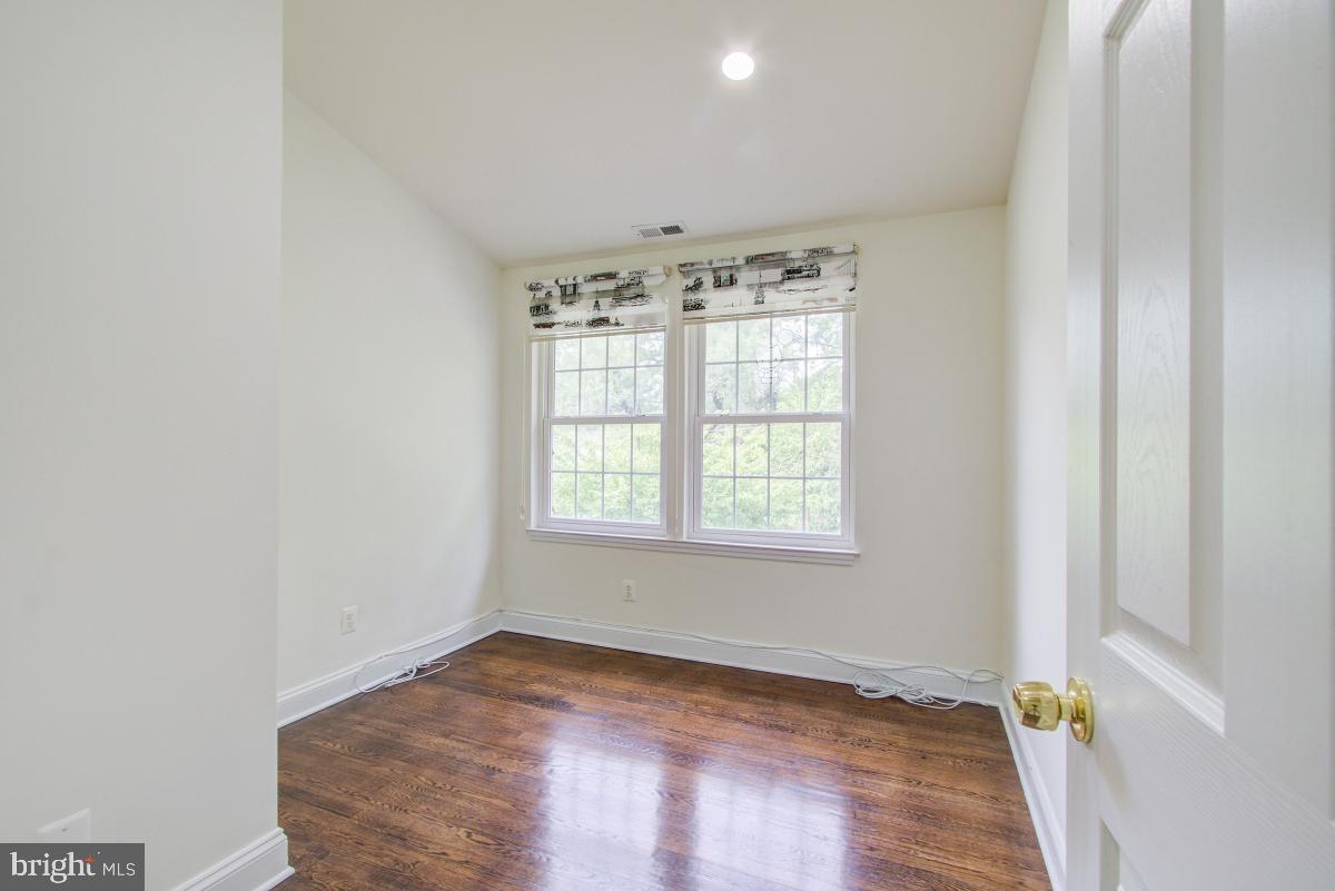 Real estate listing preview #29