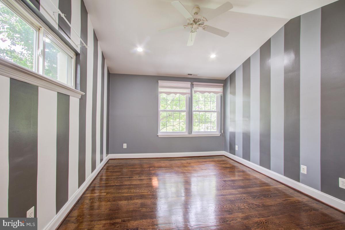 Real estate listing preview #16