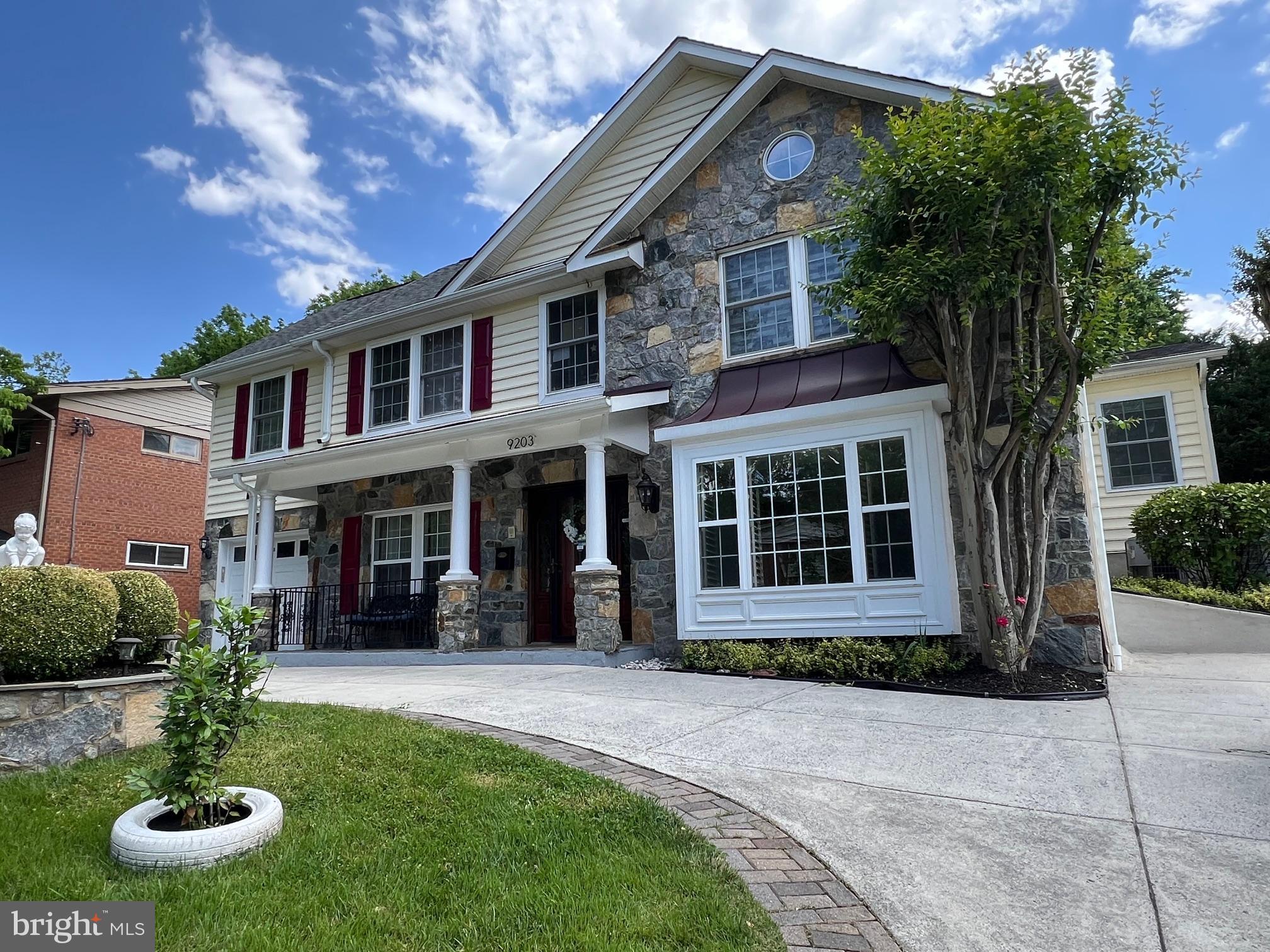 Real estate listing preview #2