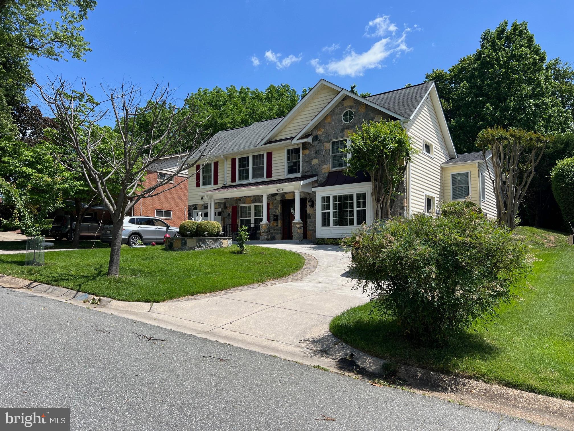 Real estate listing preview #1