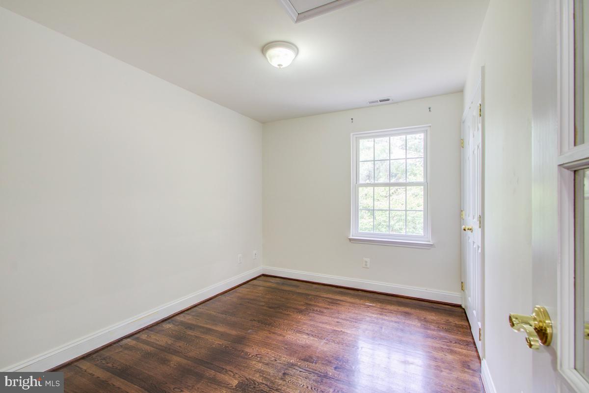 Real estate listing preview #26