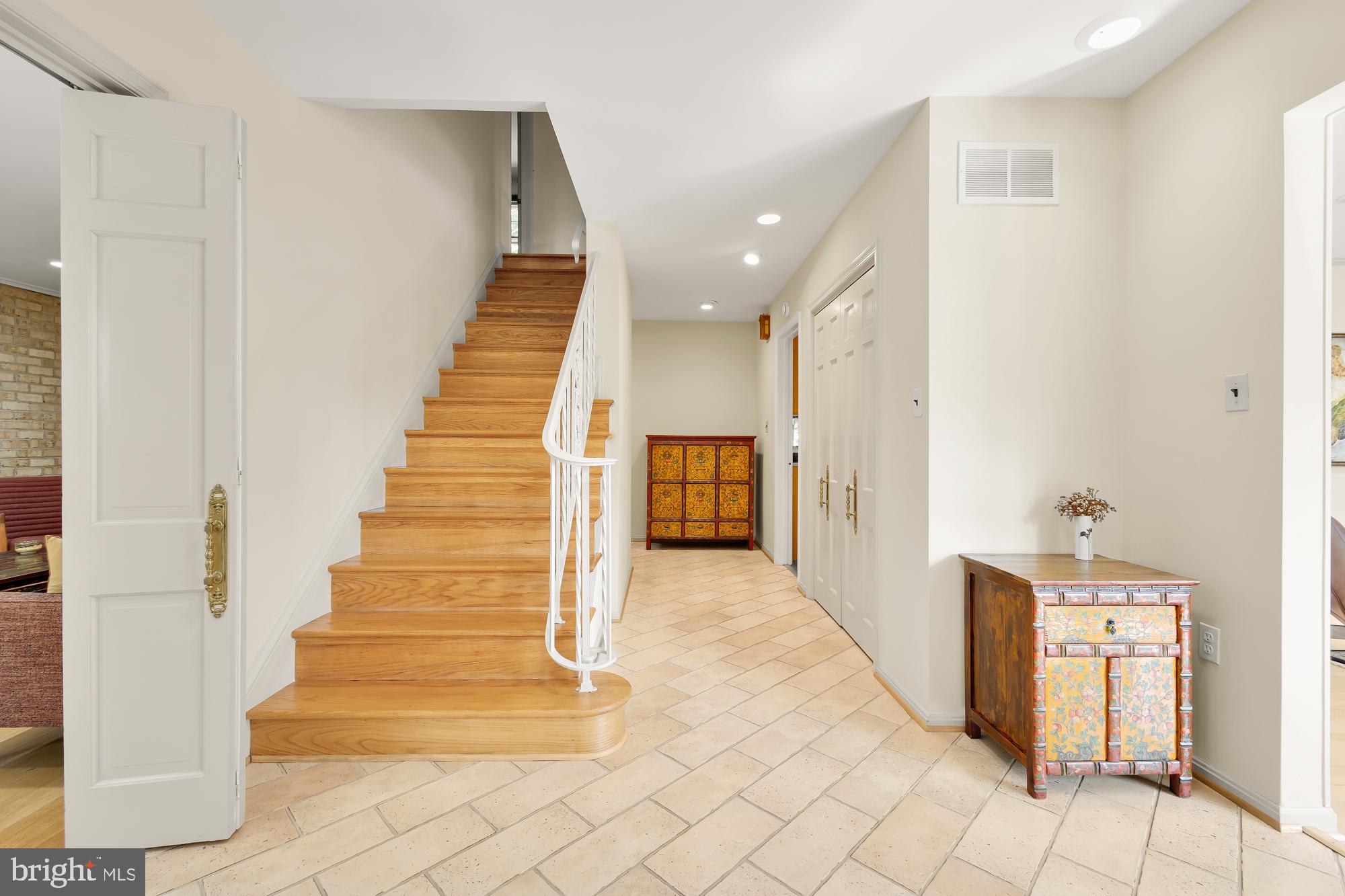 Real estate listing preview #3