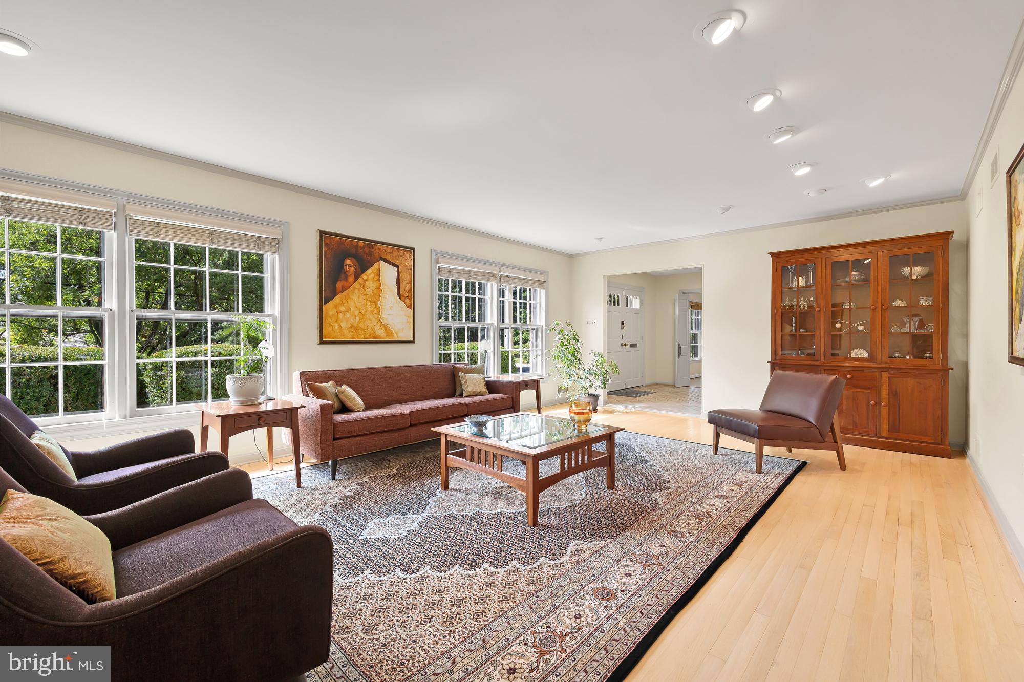 Real estate listing preview #14